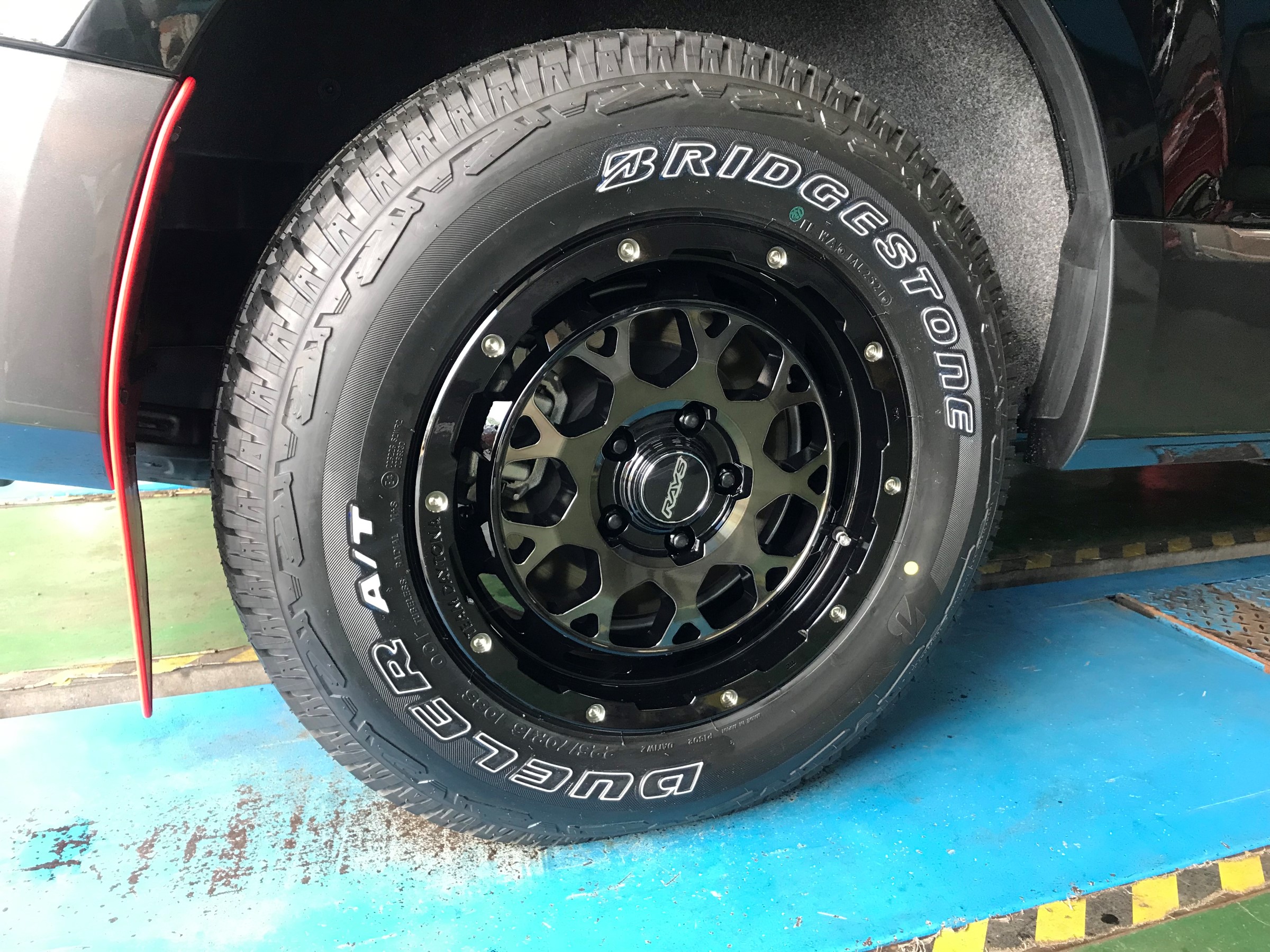 デリカD5 x RAYS TEAM DAYTONA M9 | 店舗おススメ情報 | タイヤ館