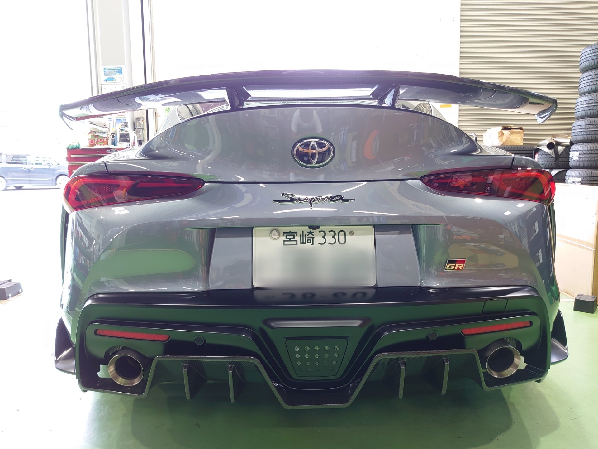 GR Supra に BLITZ エアロスピード Rコンセプト リアウイング カーボン