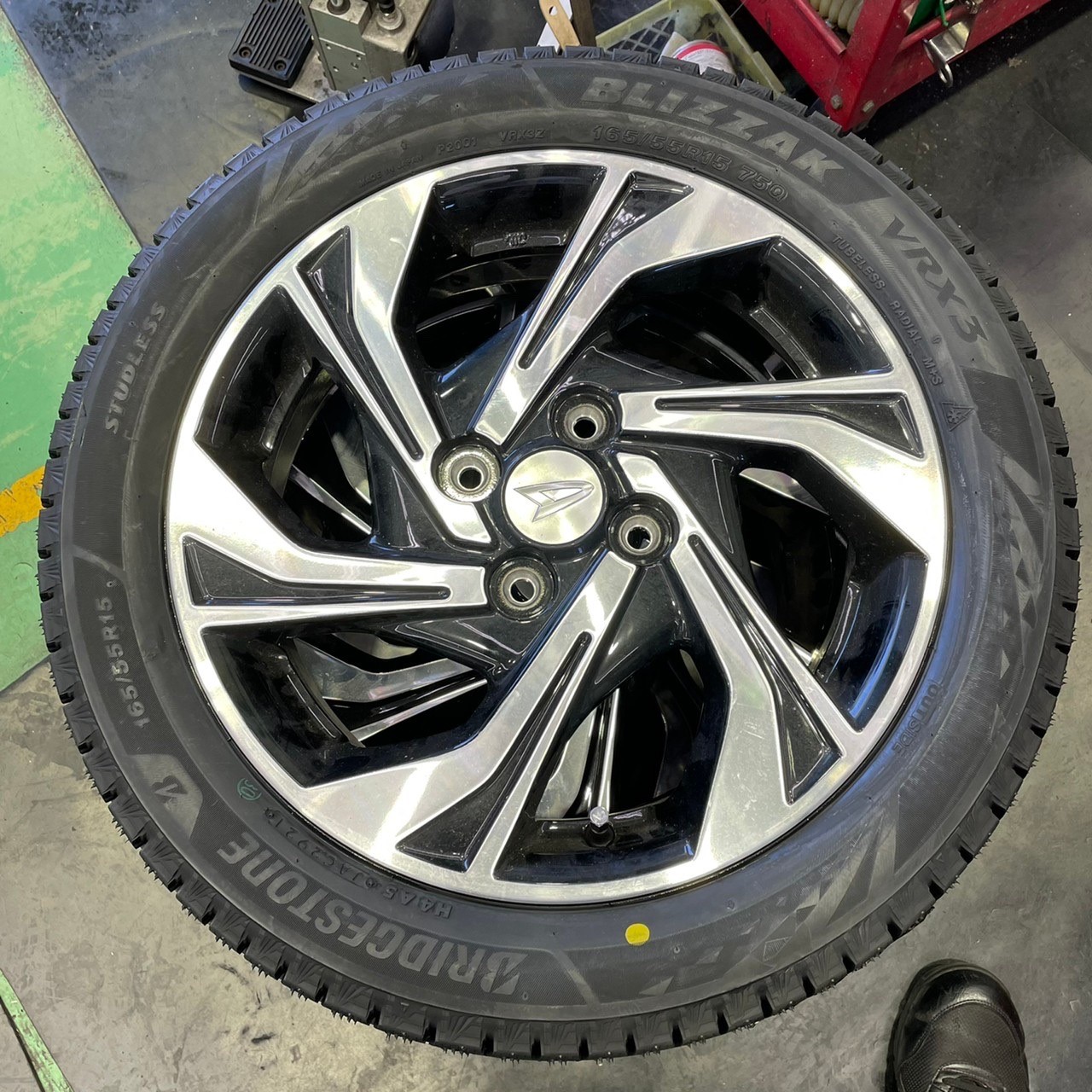 LA650Sタント　ロクサーニ　タルカス　165/40R17ホイールタイヤセット