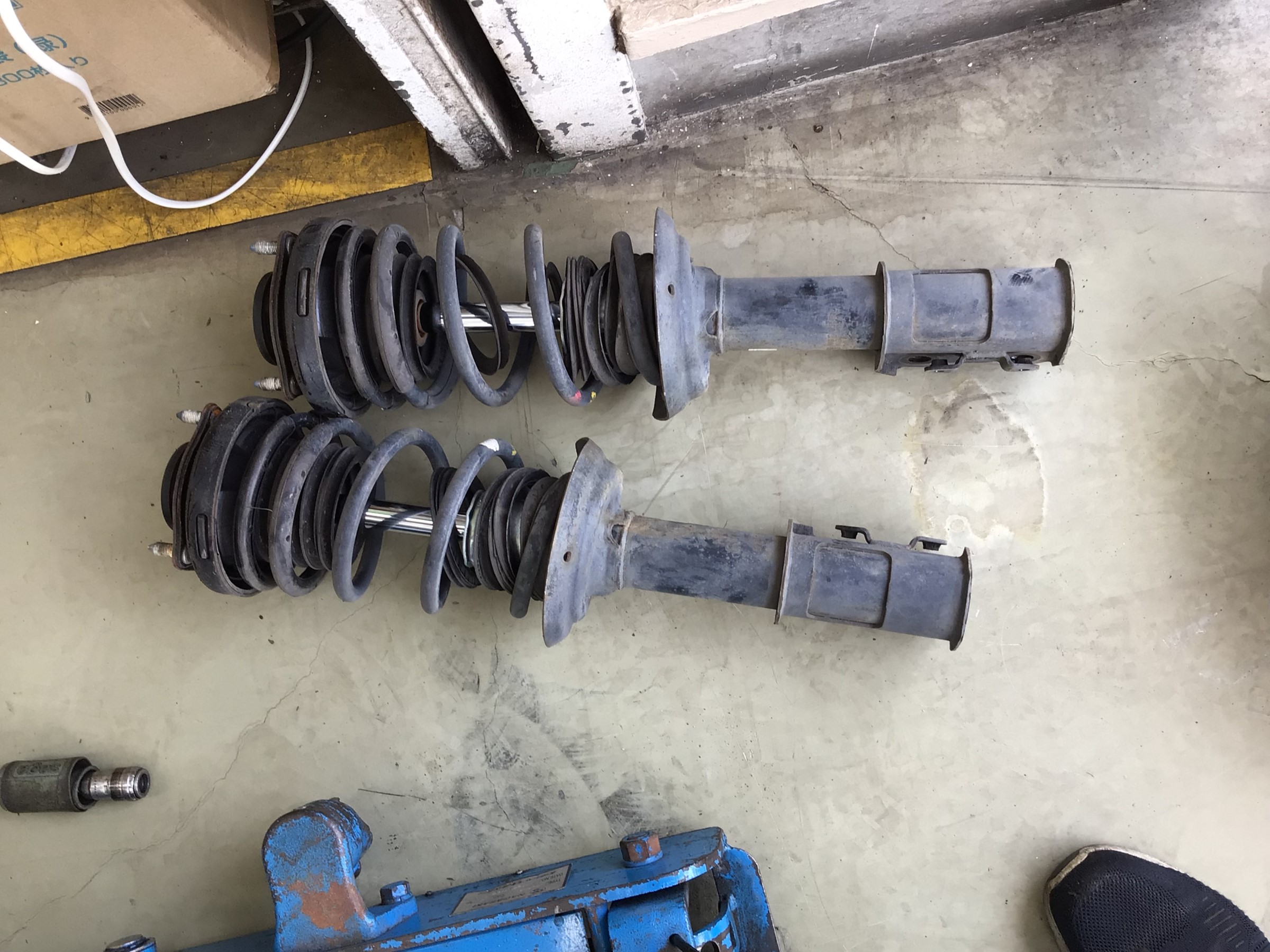 Fd2に車高調を取り付けました ホンダ シビック その他 パーツ取付 サスペンション取付 サービス事例 タイヤ館 小平 東京都のタイヤ カー用品ショップ タイヤからはじまる トータルカーメンテナンス タイヤ館グループ