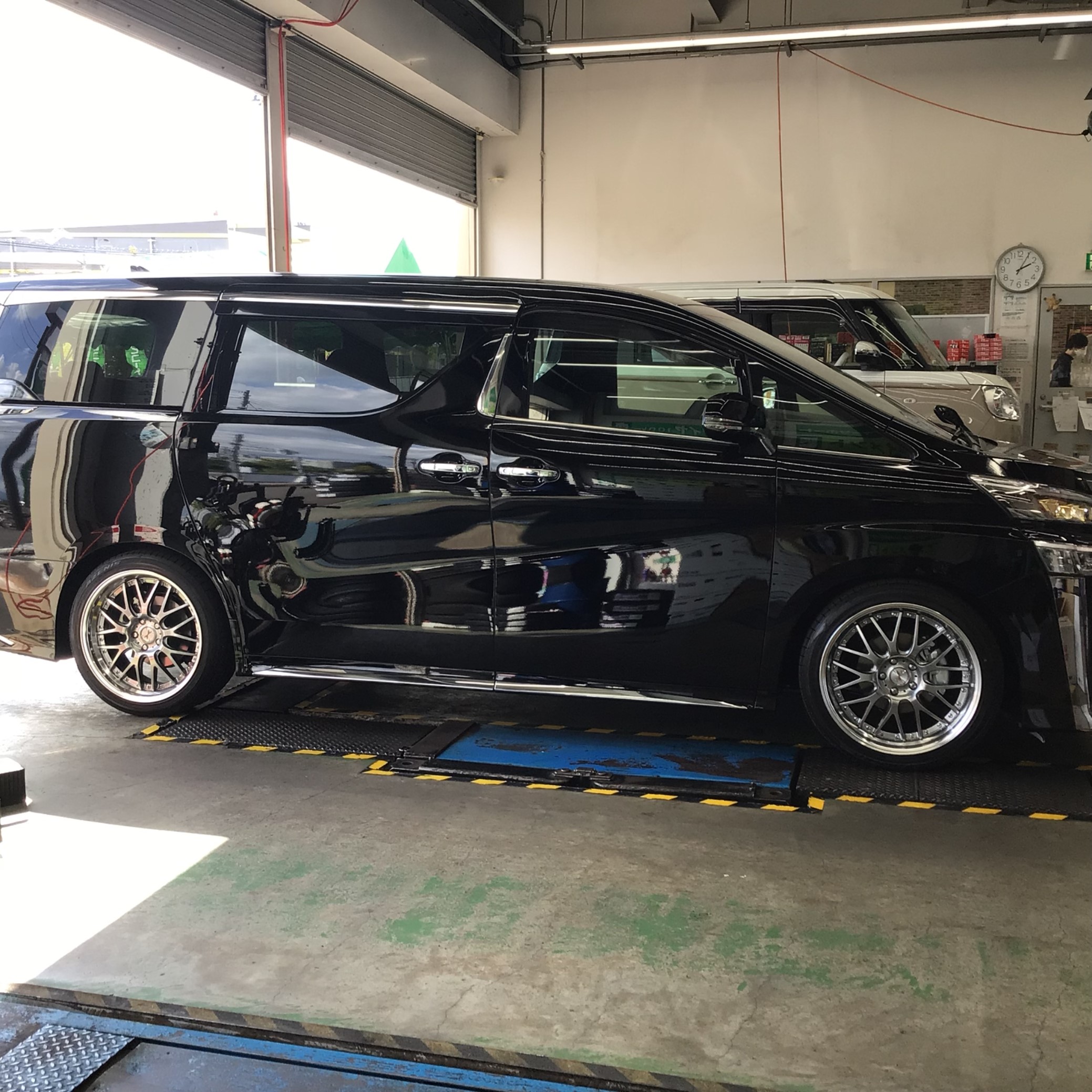 アルファード　30系　車高調 30アルファード KW車高調取り付け！！｜グーネットピット
