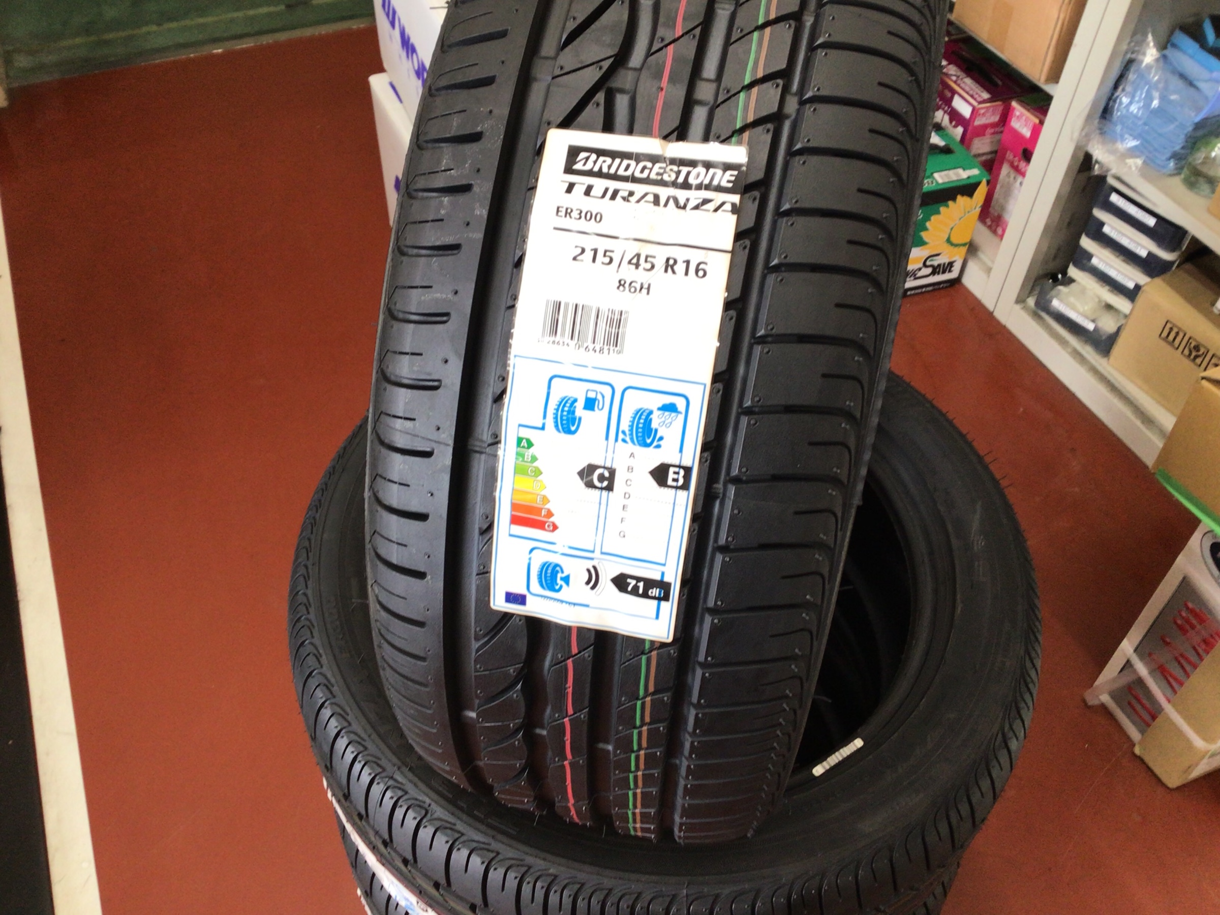 【新品】輸入タイヤ 215/45R16 送料無料 1本【16インチ】