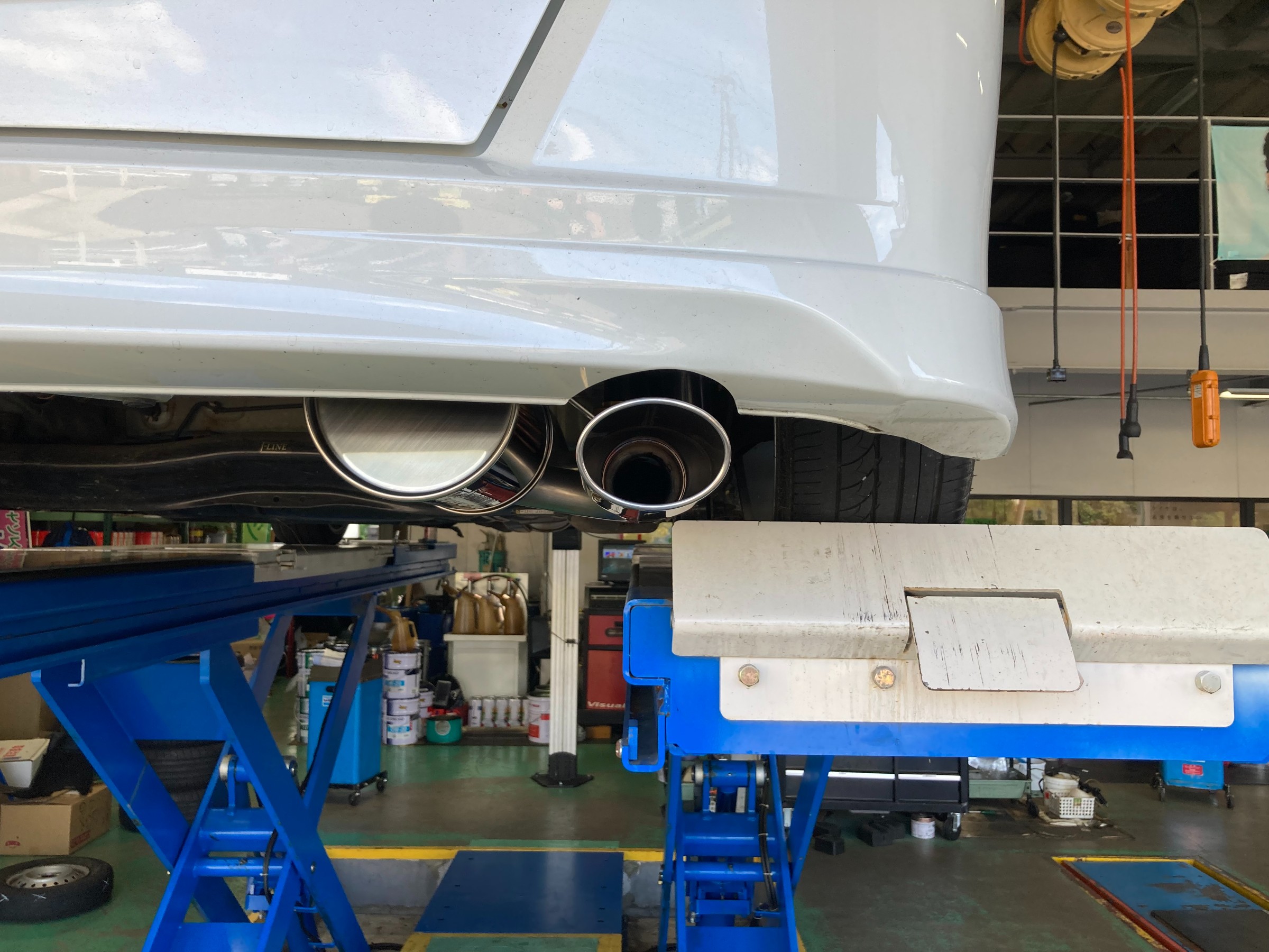 フジツボマフラー取付け作業／ホンダ フリード GB3 | 店舗お