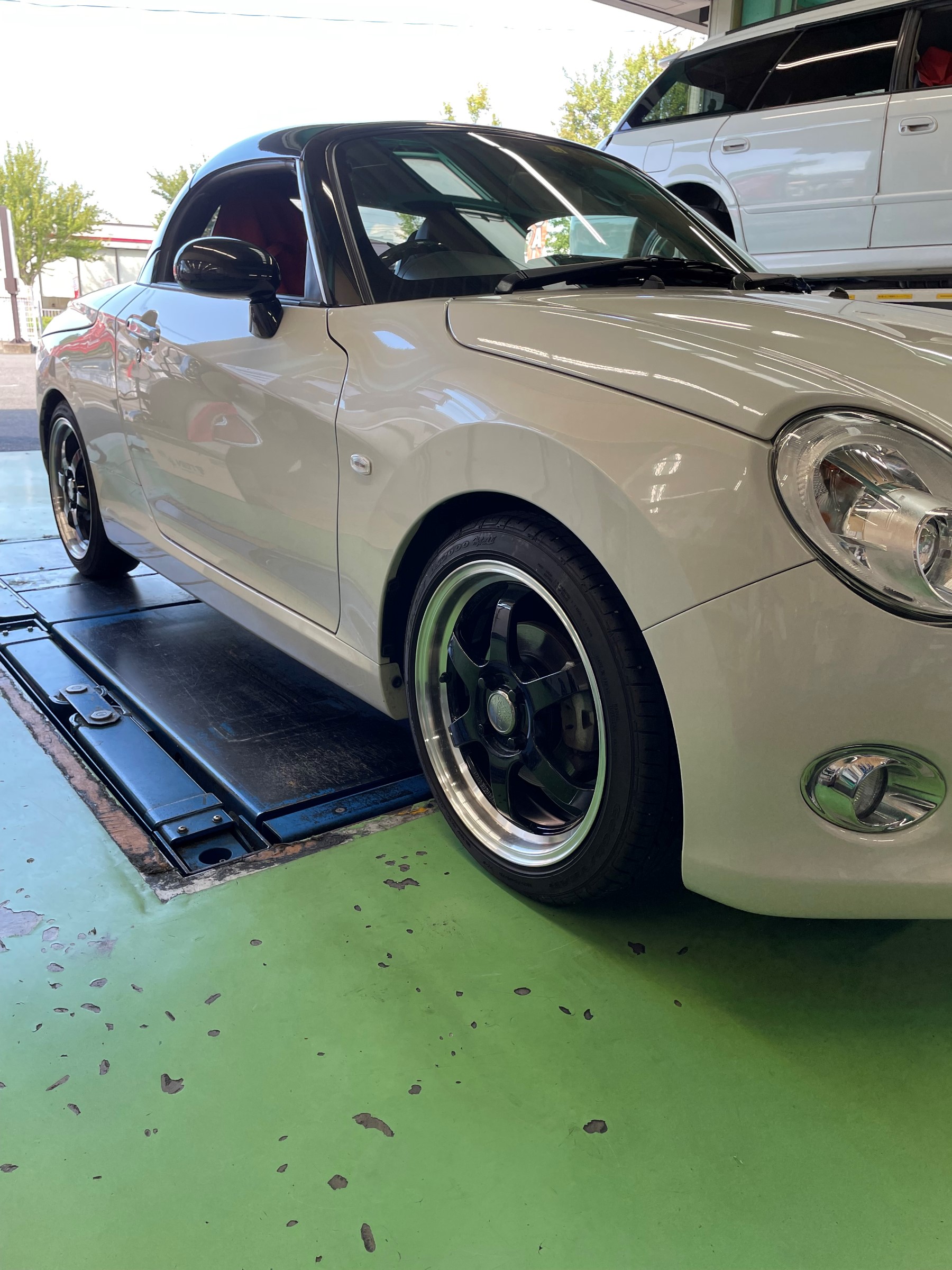 コペン セロ La400k に車高調取り付け ダイハツ コペン その他 パーツ取付 足回り関係取付 サービス事例 タイヤ館 岩出 大阪府 和歌山県のタイヤからはじまる トータルカーメンテナンス タイヤ館グループ