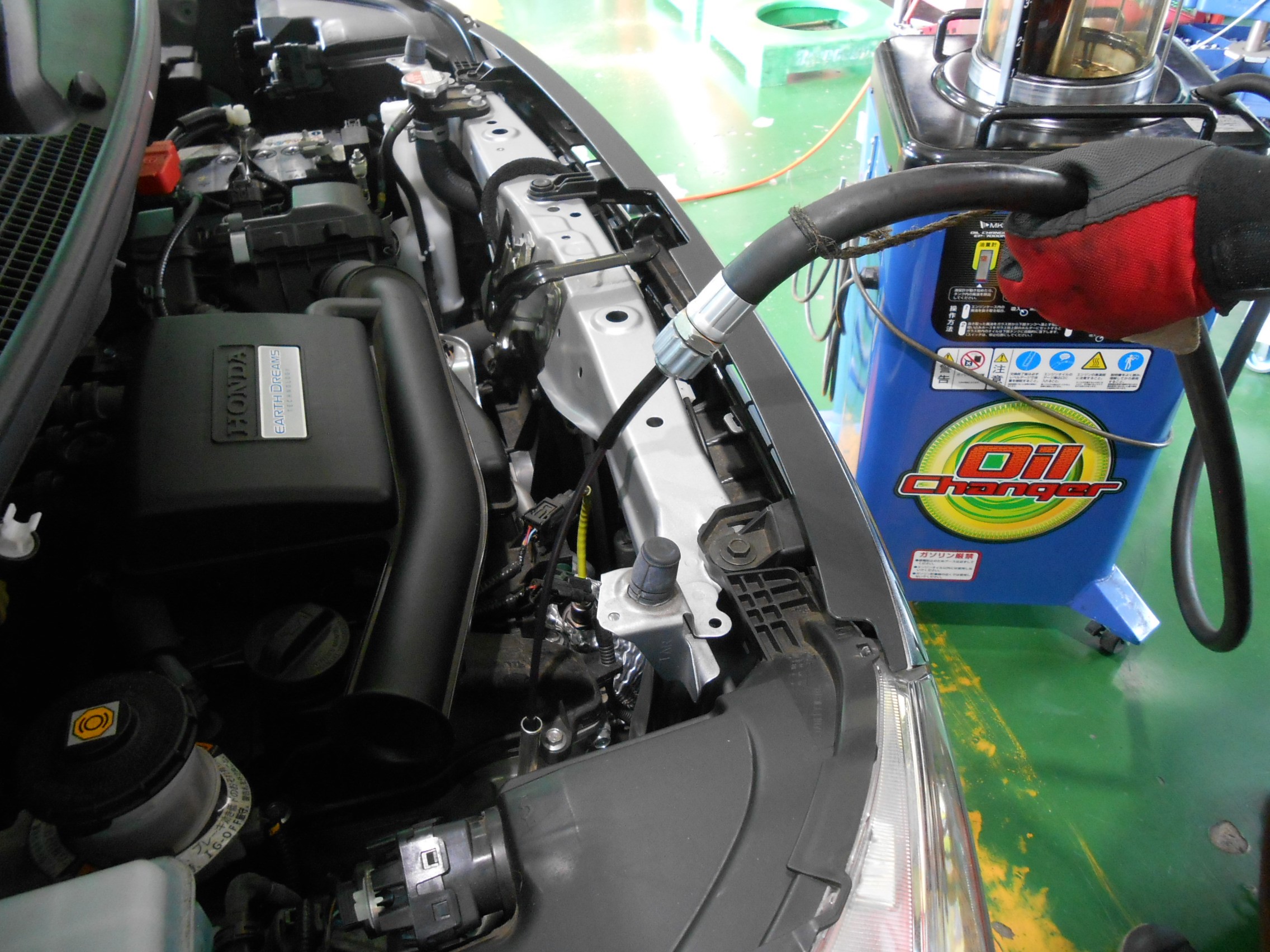 N Box エンジンオイル交換 ホンダ N Box メンテナンス商品 オイル関連 エンジンオイル交換 サービス事例 タイヤ館 所沢 タイヤからはじまる トータルカーメンテナンス タイヤ館グループ