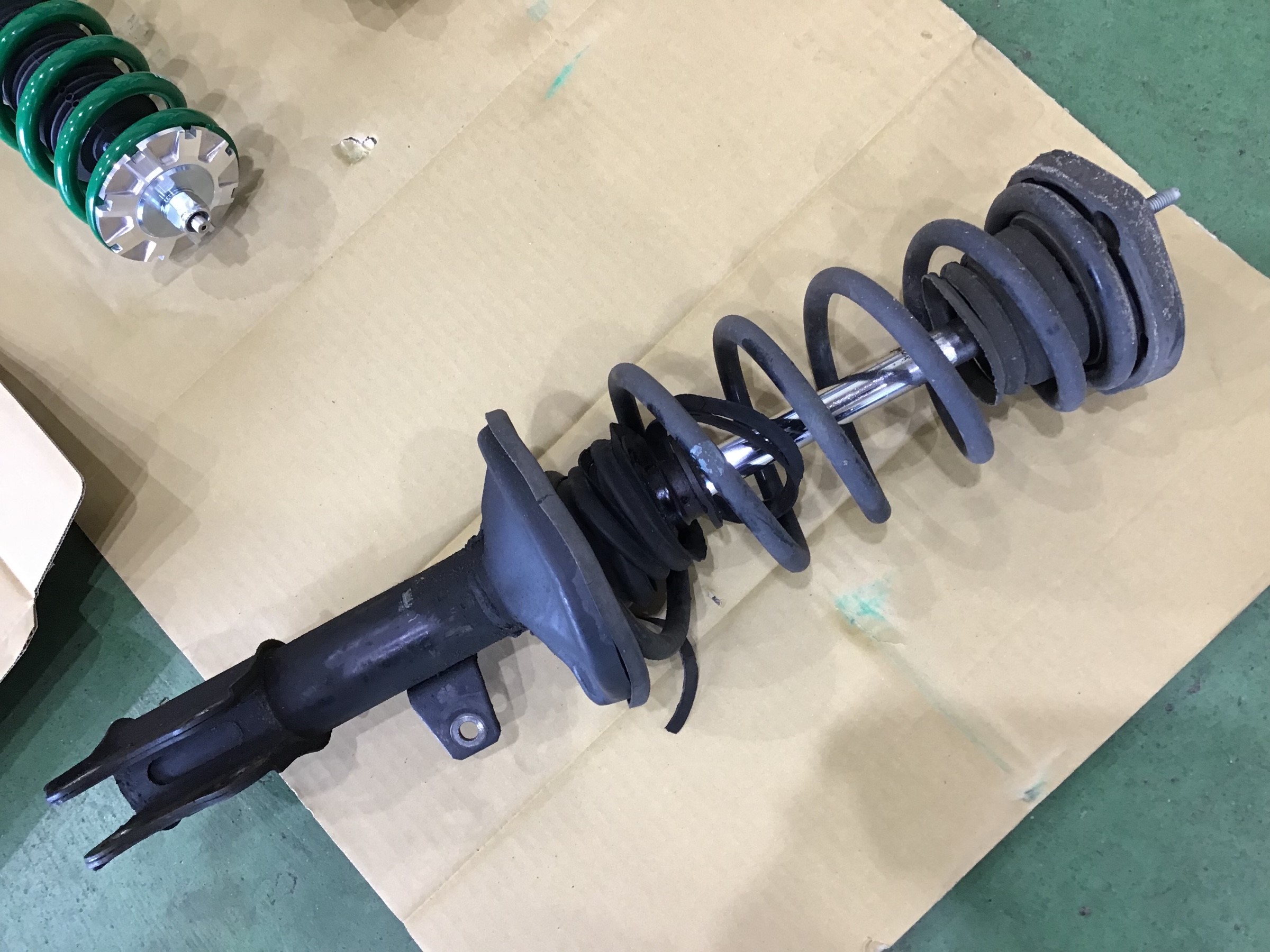 St5 セリカ 車高取付 トヨタ セリカ その他 パーツ取付 足回り関係取付 サービス事例 タイヤ館 六日町 新潟県のタイヤ カー用品ショップ タイヤからはじまる トータルカーメンテナンス タイヤ館グループ