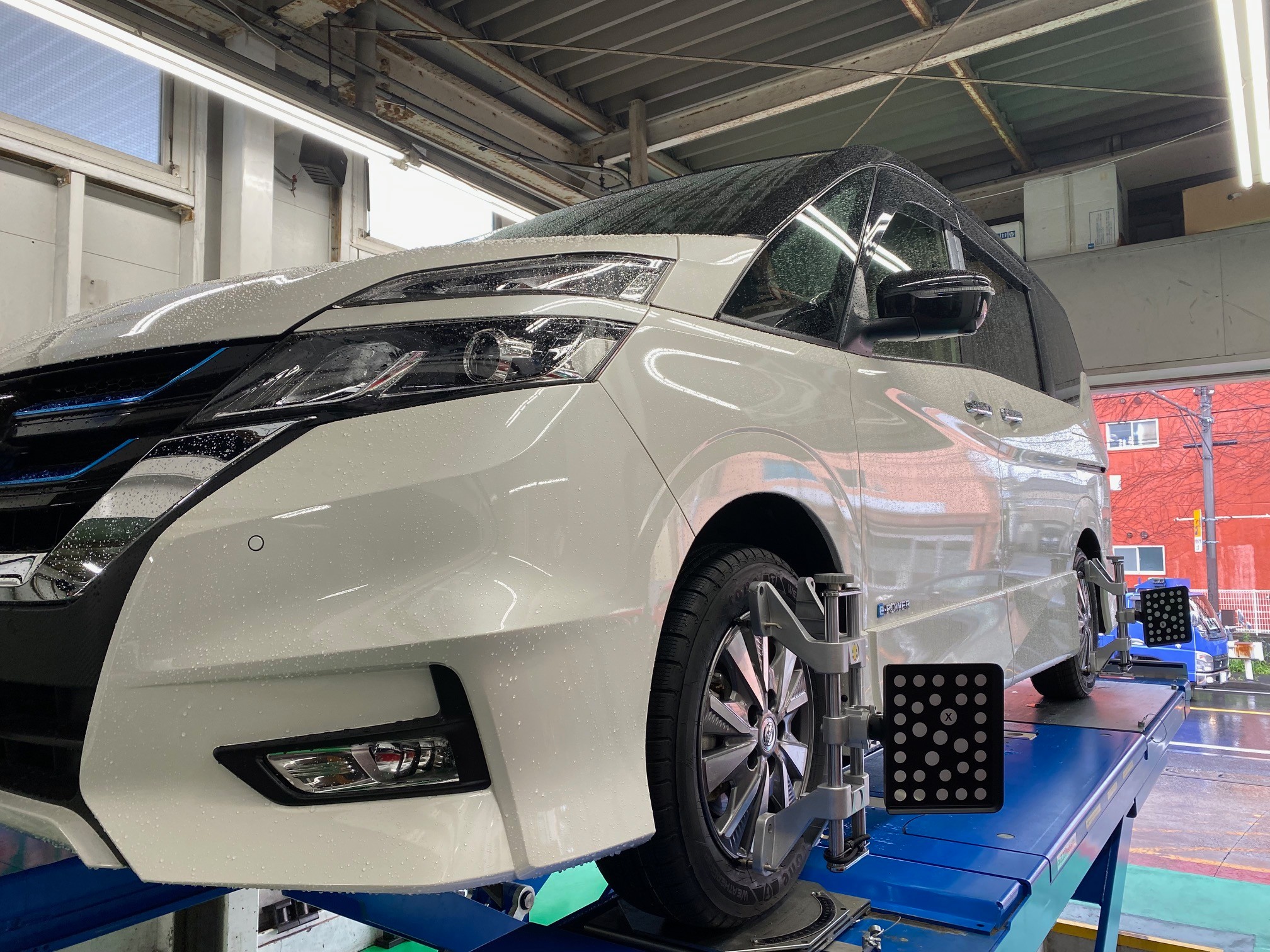 日産セレナ（C27） オールシーズンタイヤ ウェザーグリップ4本交換+