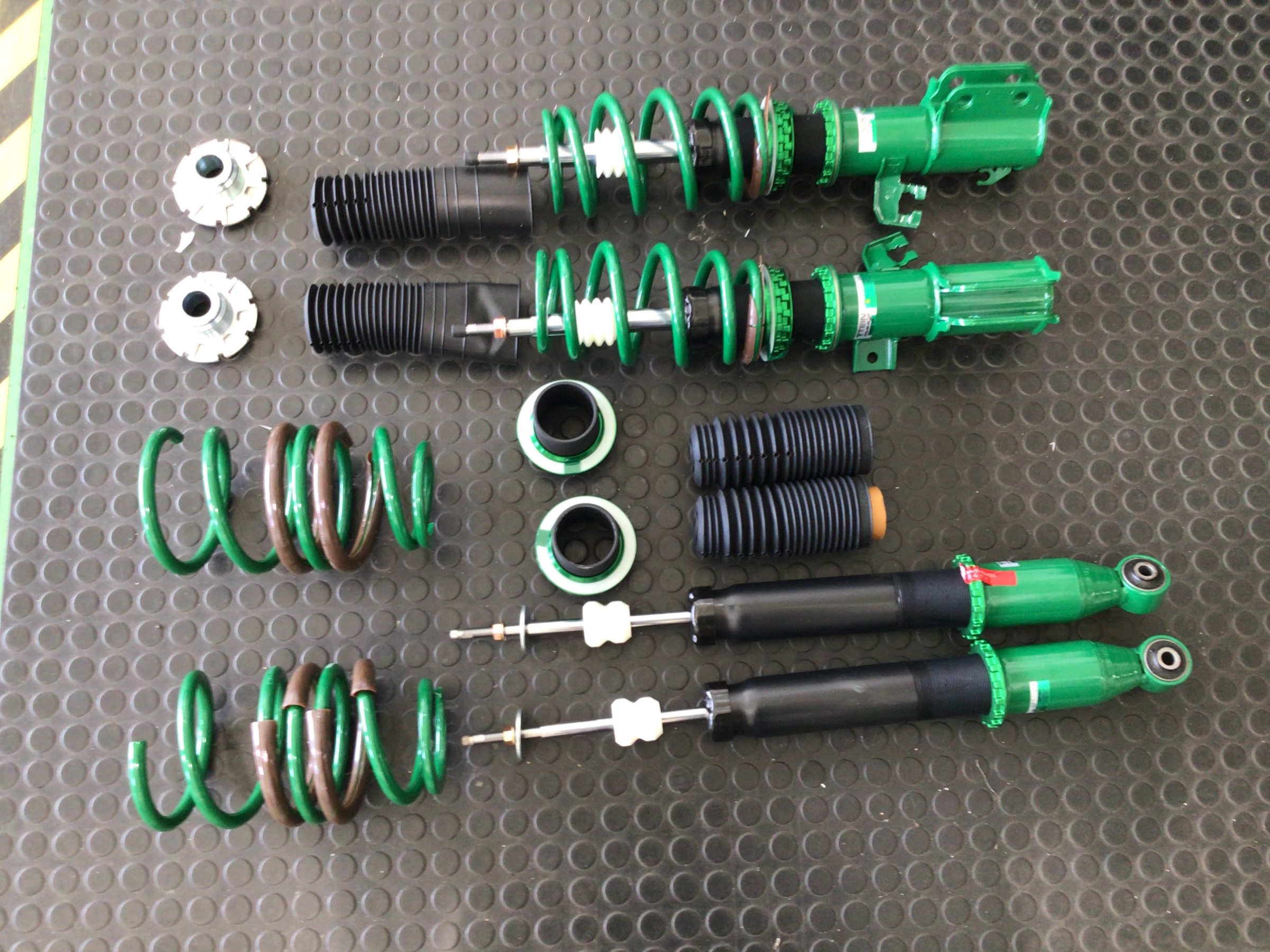 トヨタ・GR86(ZN8)〜車高調取り付け(HKS HIPERMAX S)〜 | 店舗お
