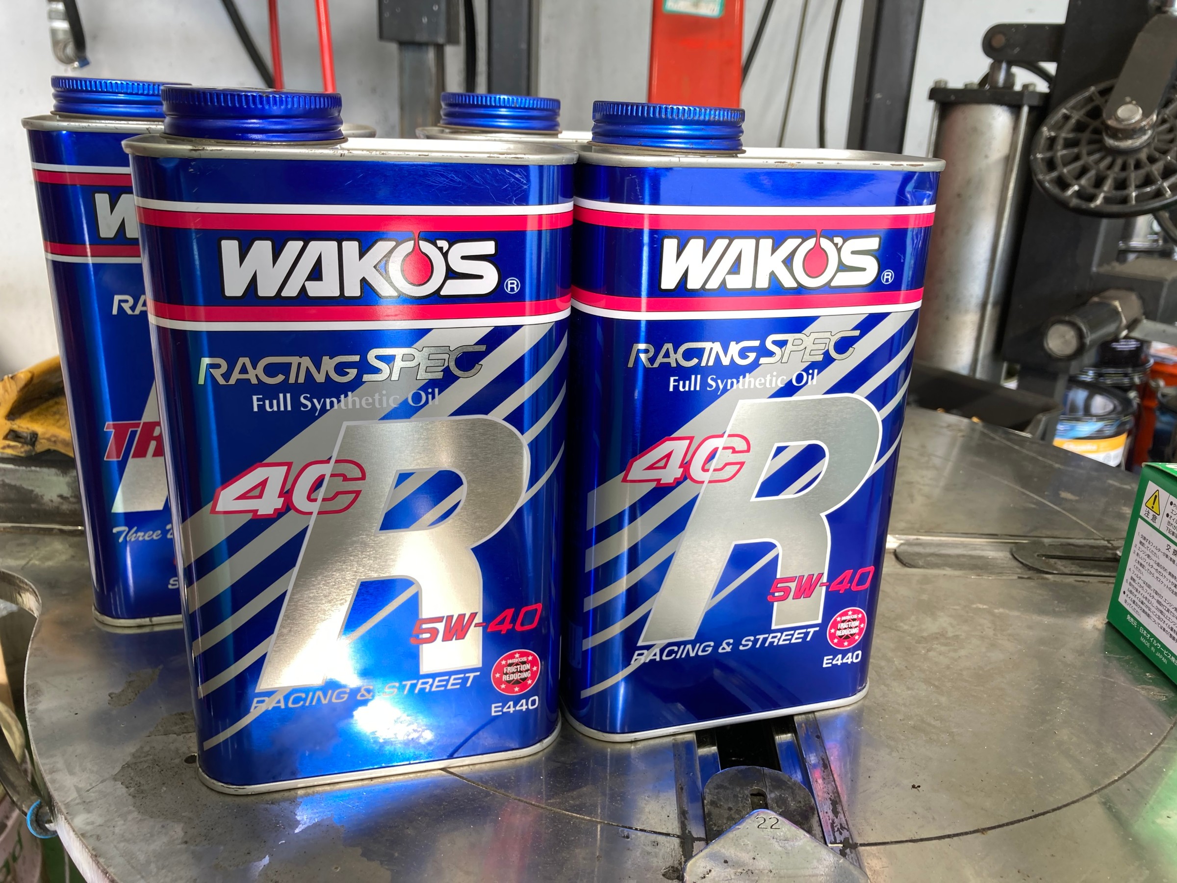 スズキ Keiワークス エンジンオイル交換 ワコーズ 4cr スズキ Keiワークス メンテナンス商品 サービス事例 タイヤ館 吉田 タイヤからはじまる トータルカーメンテナンス タイヤ館グループ