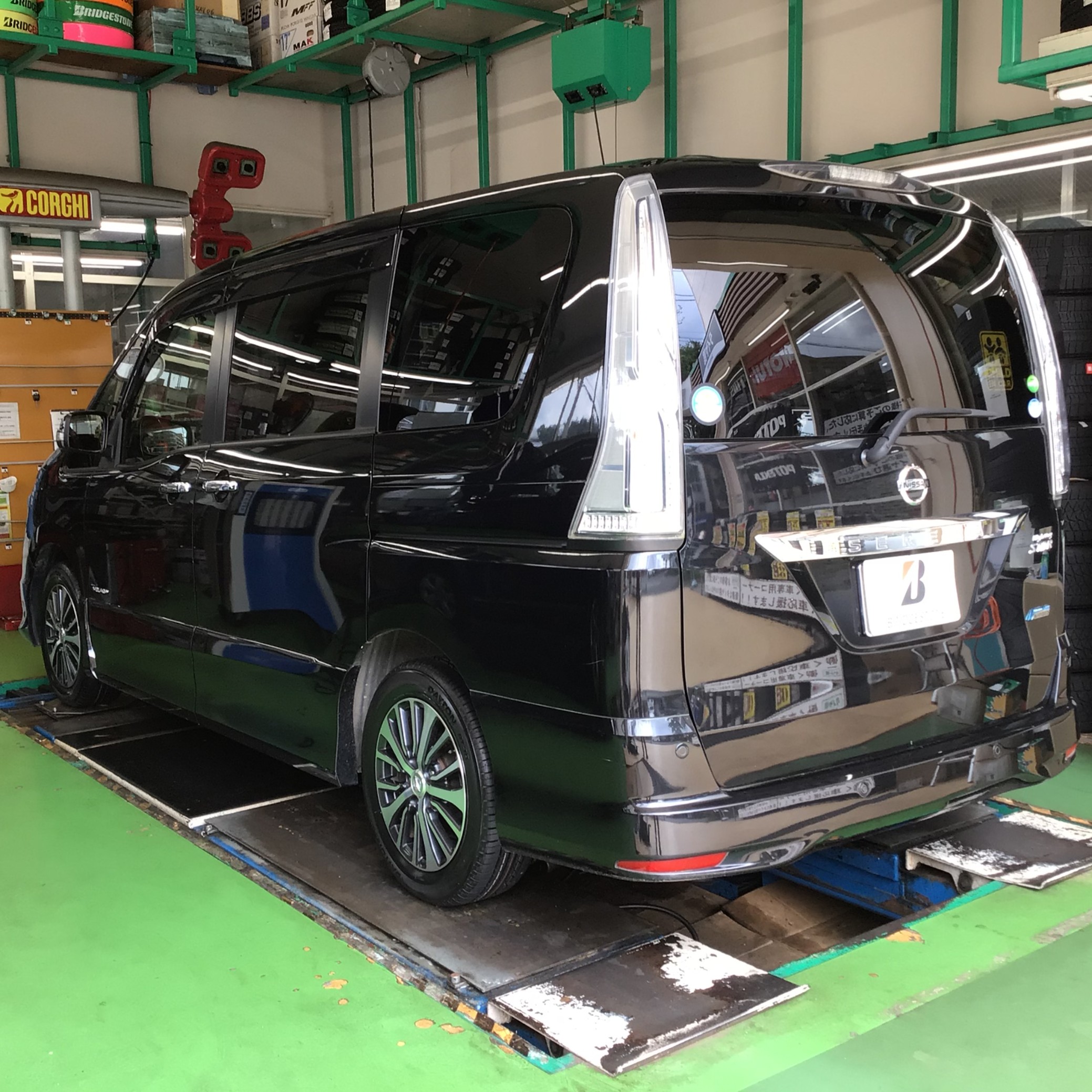 日産 セレナ (C26) の タイヤ交換【Amazonでご購入】 | 日産 セレナ
