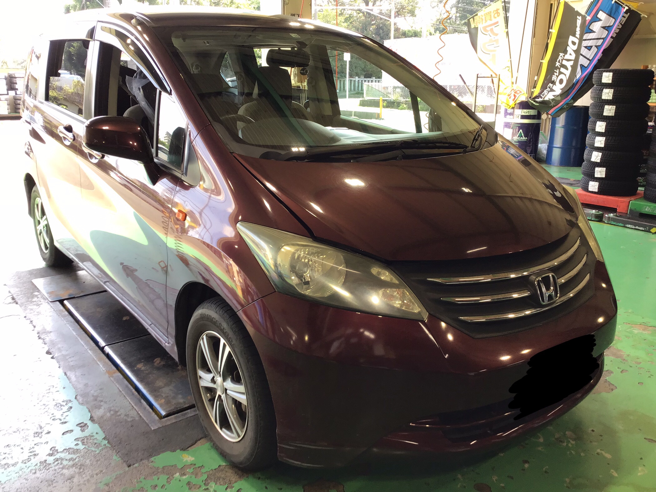 ホンダ フリード タイヤ交換 ホンダ フリード サービス事例 タイヤ館 あさか タイヤからはじまる トータルカーメンテナンス タイヤ 館グループ