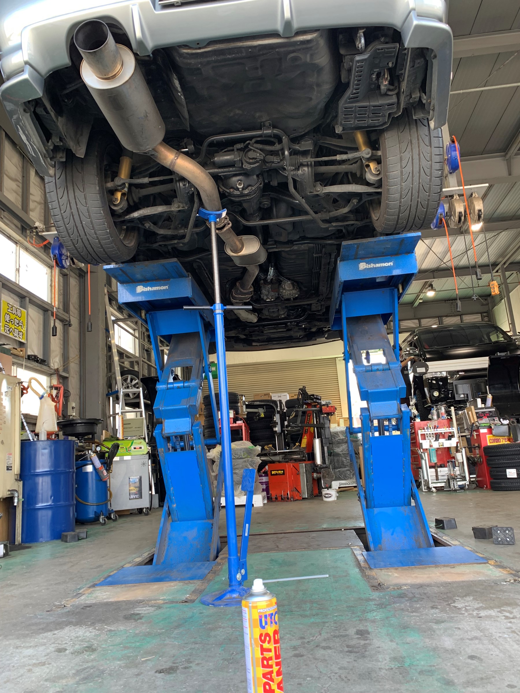 マフラー交換 スタッフ日記 タイヤ館 旭川すえひろ タイヤからはじまる トータルカーメンテナンス タイヤ館グループ