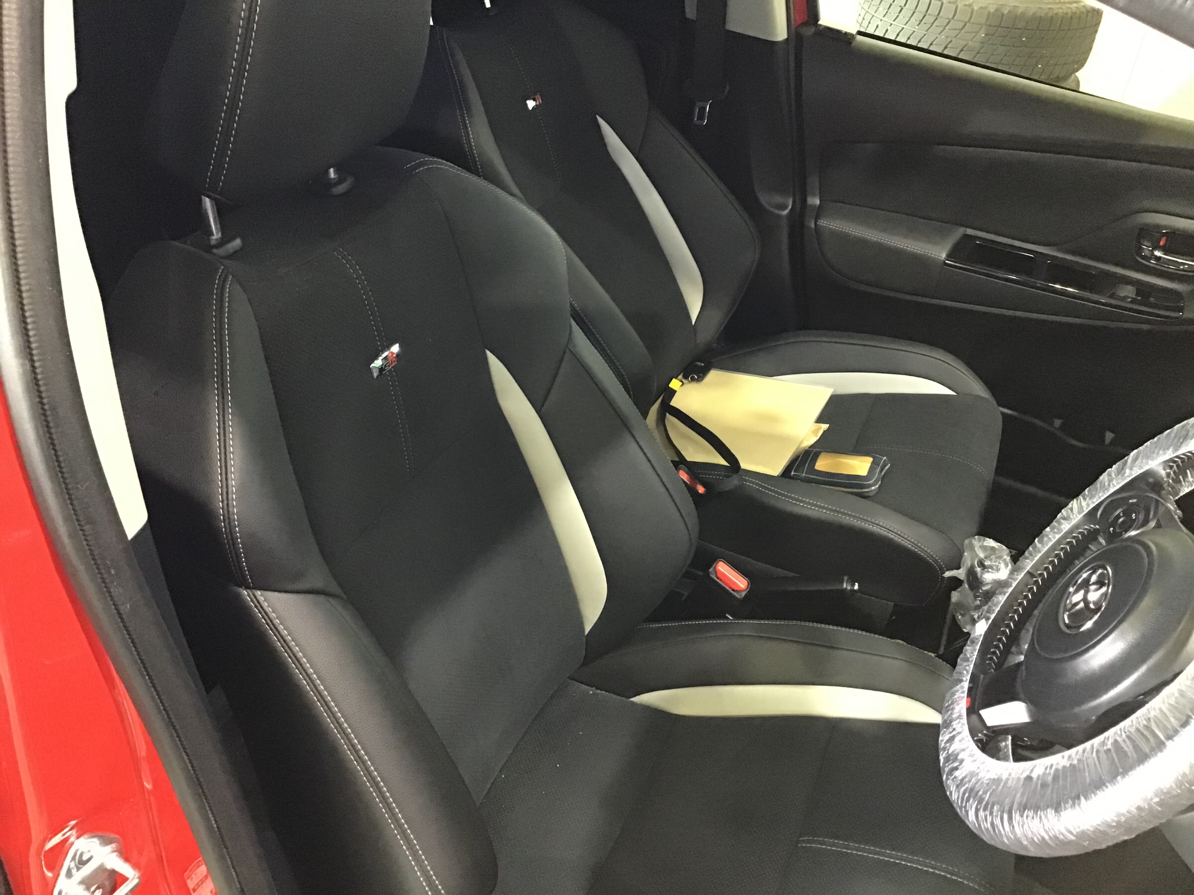 ☆ ヴィッツ NCP131 シート交換 | 店舗おススメ情報 | タイヤ館 津  