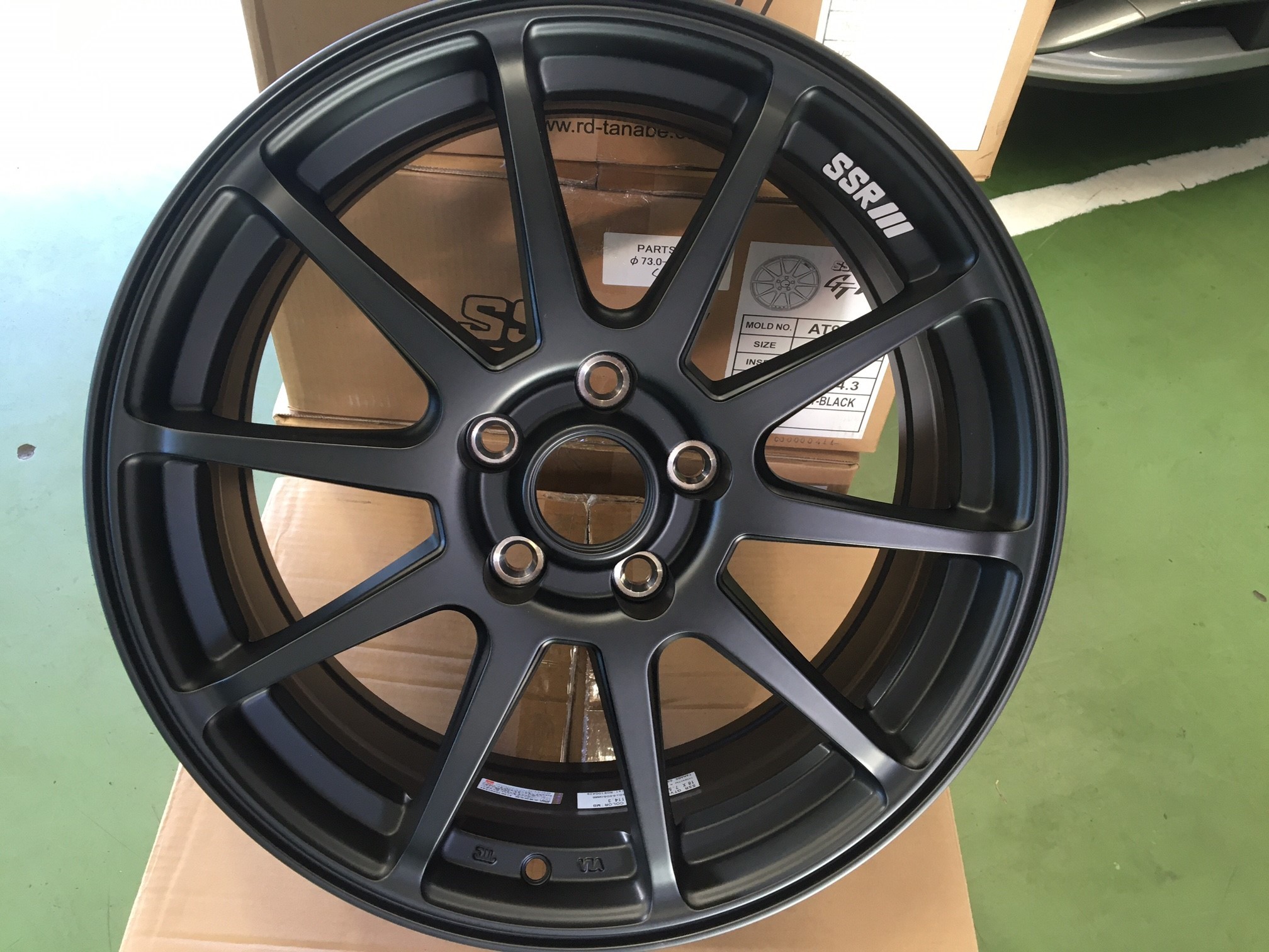 ルノー・ルーテシアRS・RM5M1】 ホイール交換 | 店舗おススメ ルノー・ルーテシアRS・RM5M1】 ホイール交換 | 店舗おススメ