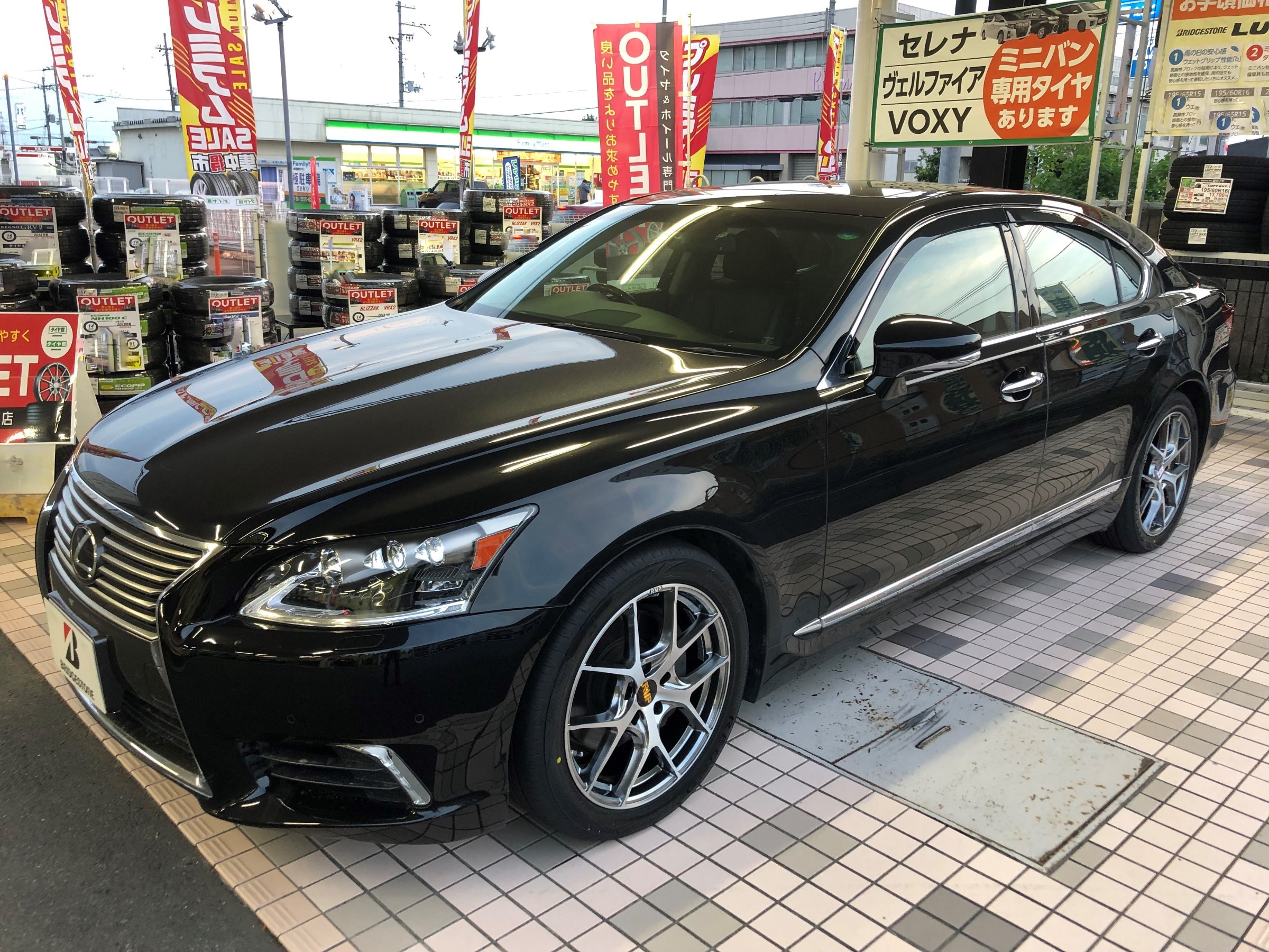 程度良好品】レクサス LS460 LS600h バージョンS 純正 19in 8J +