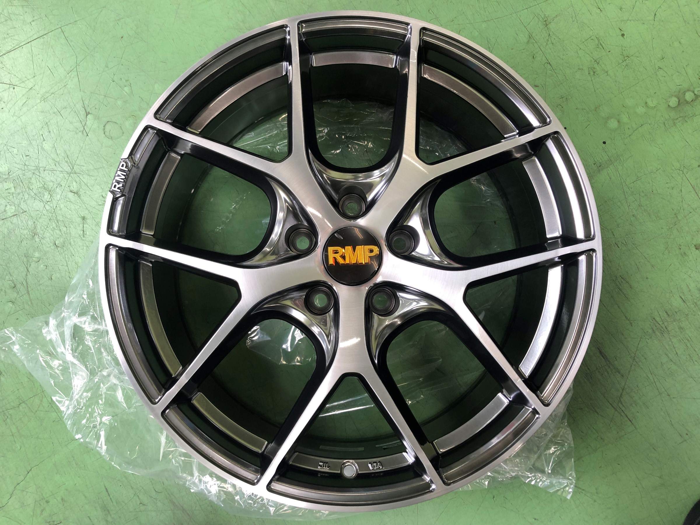 nrc0909 　レクサスLS19インチ　かなり美品③ nrc0909 レクサスLS19インチ かなり美品③ レクサス LS 500 バージョン