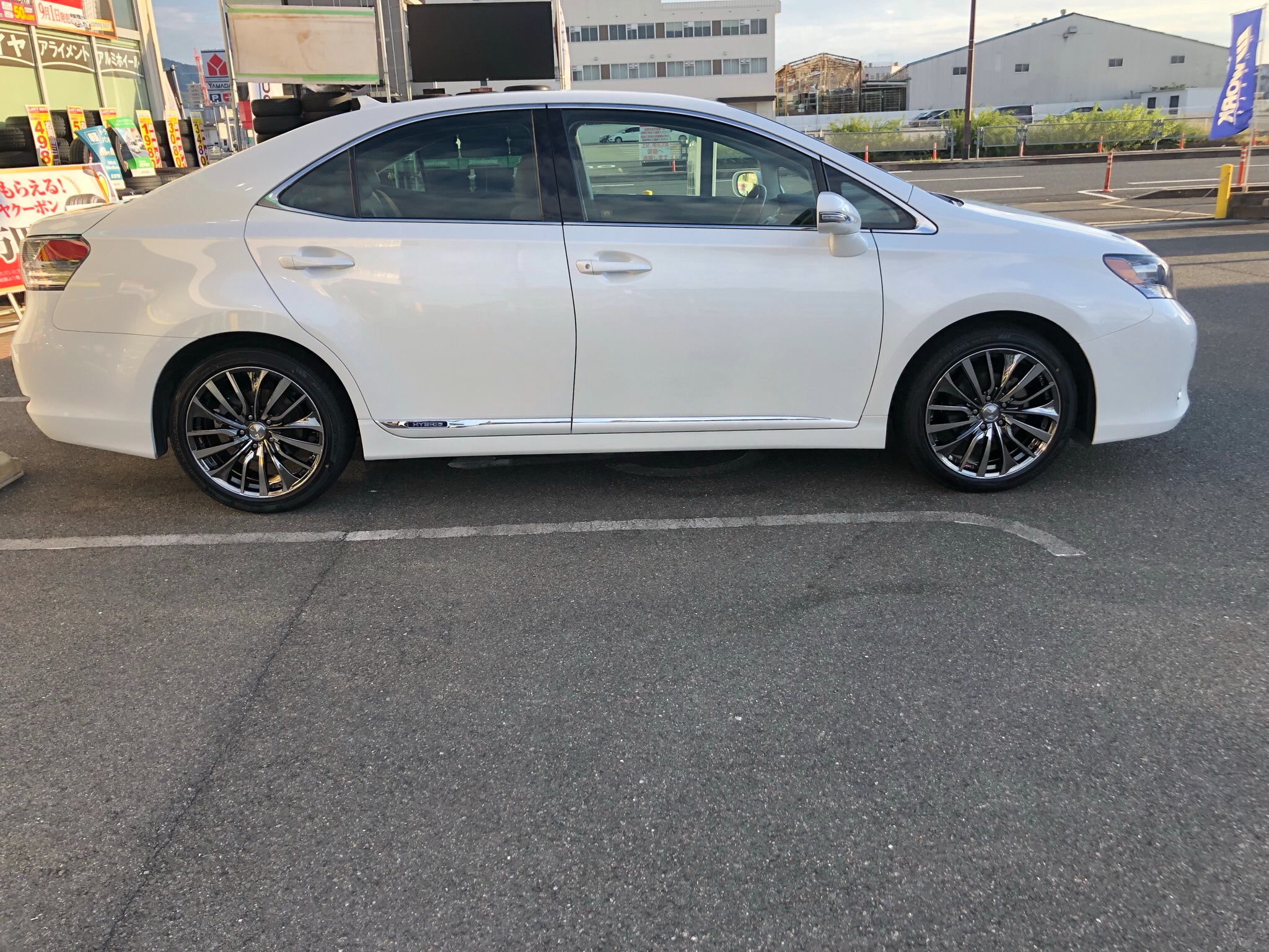 レクサスHS250hにweds レオニスVT BMCMCカラー装着♪ | サービス事例