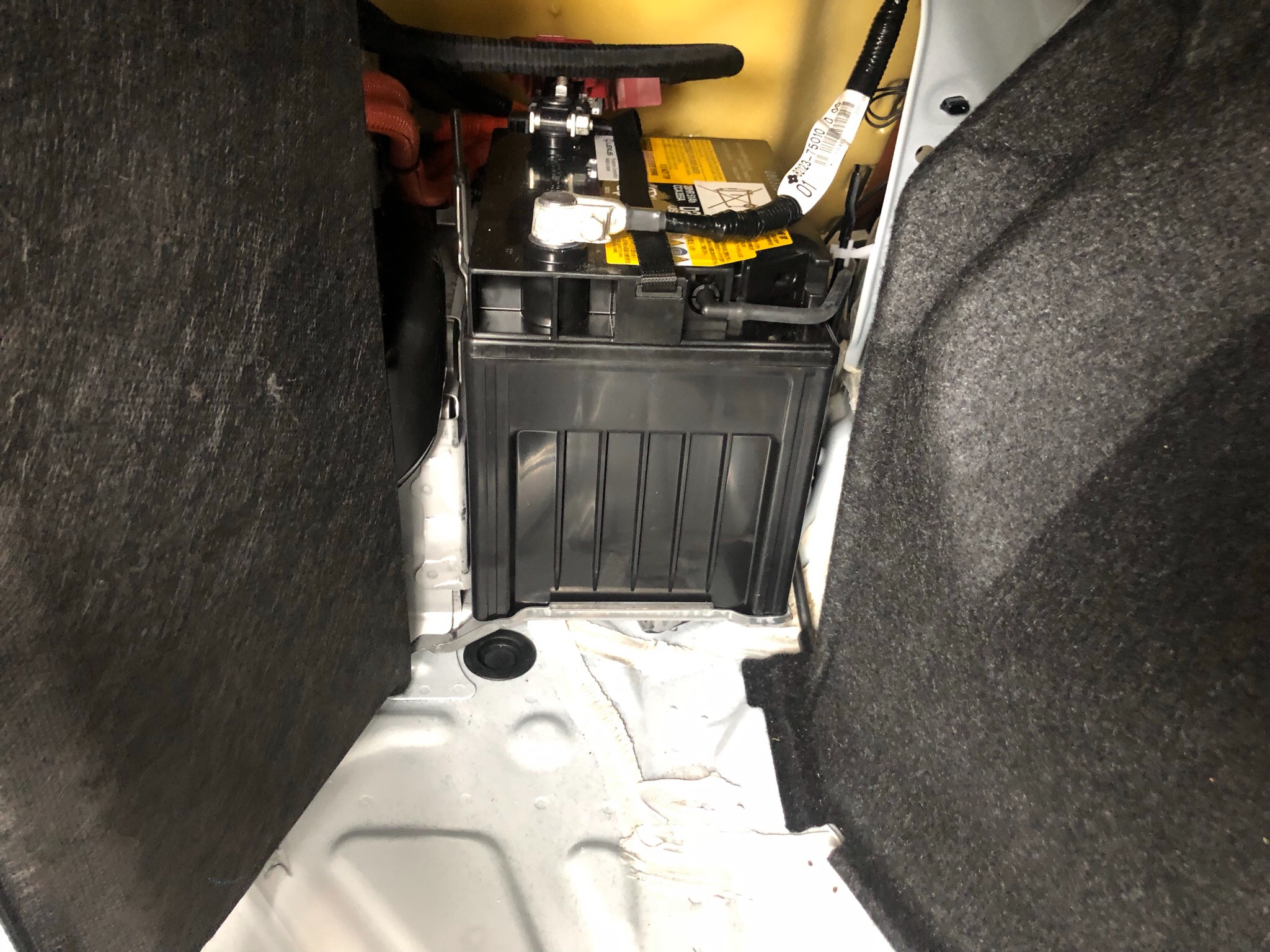 レクサスHS250hにweds レオニスVT BMCMCカラー装着♪ | サービス事例