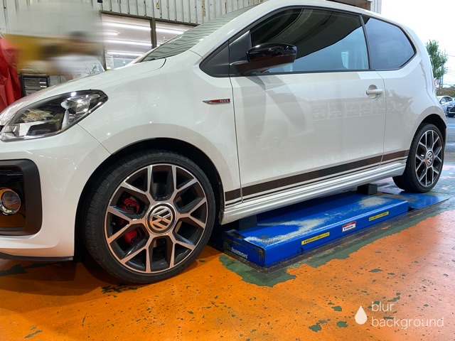 フォルクスワーゲン VW UP GTI タイヤ アルミホイール交換