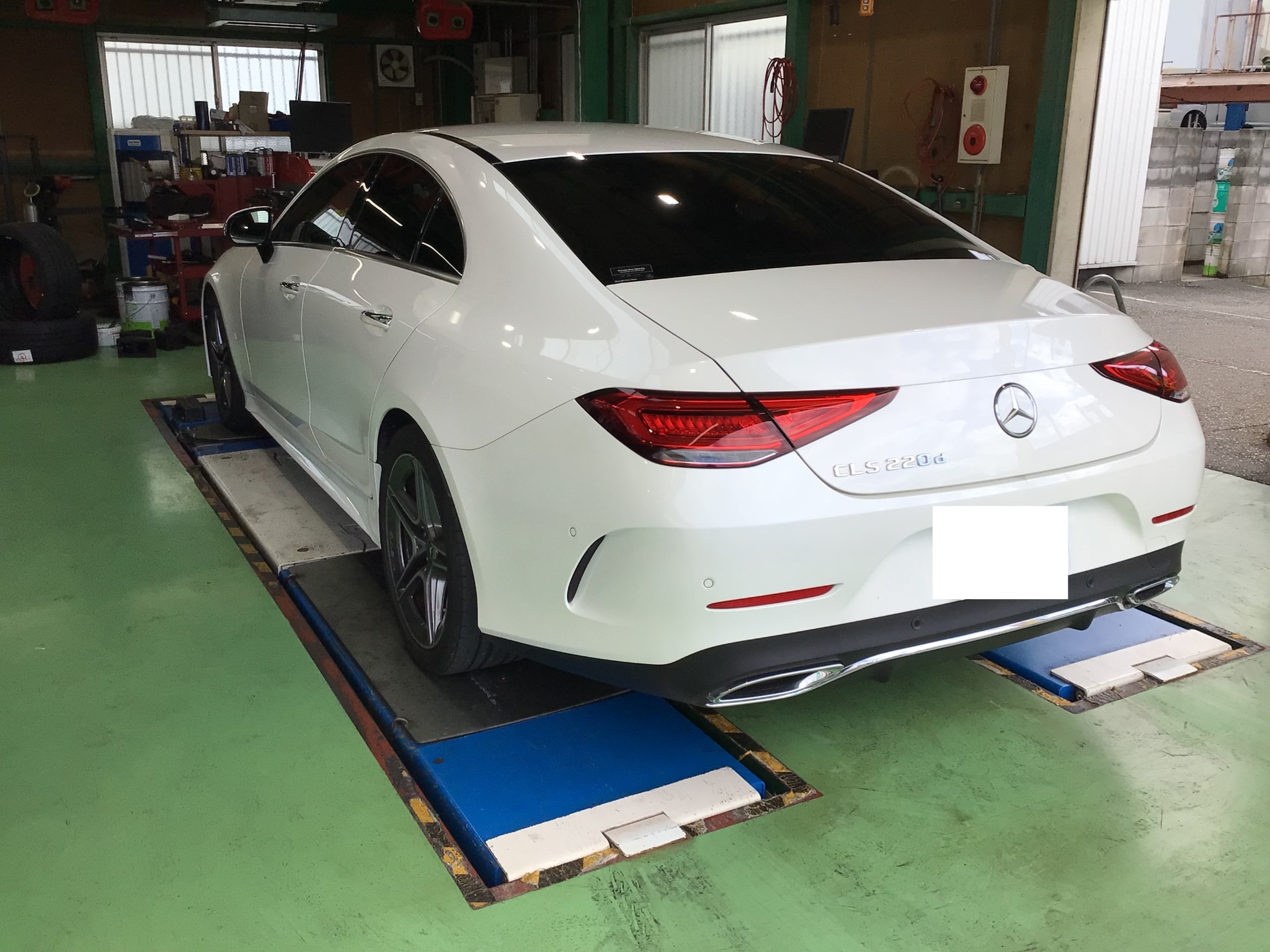 メルセデスベンツ CLS220ｄ」タイヤ交換【 ポテンザ S007A 245/40R19 】 | サービス事例 | タイヤ館 堺北 |  大阪府・和歌山県のタイヤからはじまる、トータルカーメンテナンス タイヤ館グループ