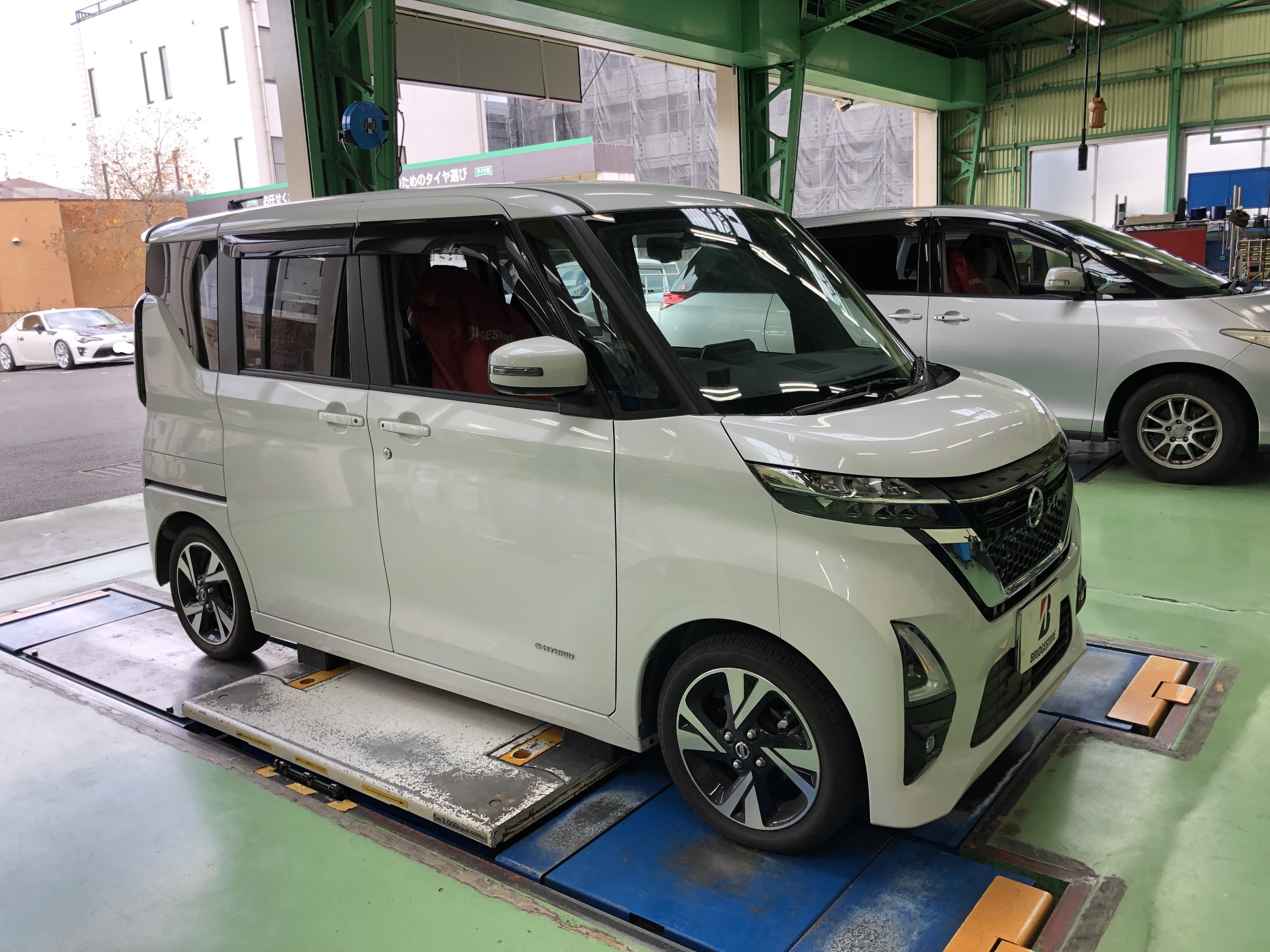 日産 ルークス B45A に新商品のブリザックVRX3とアルミホイール