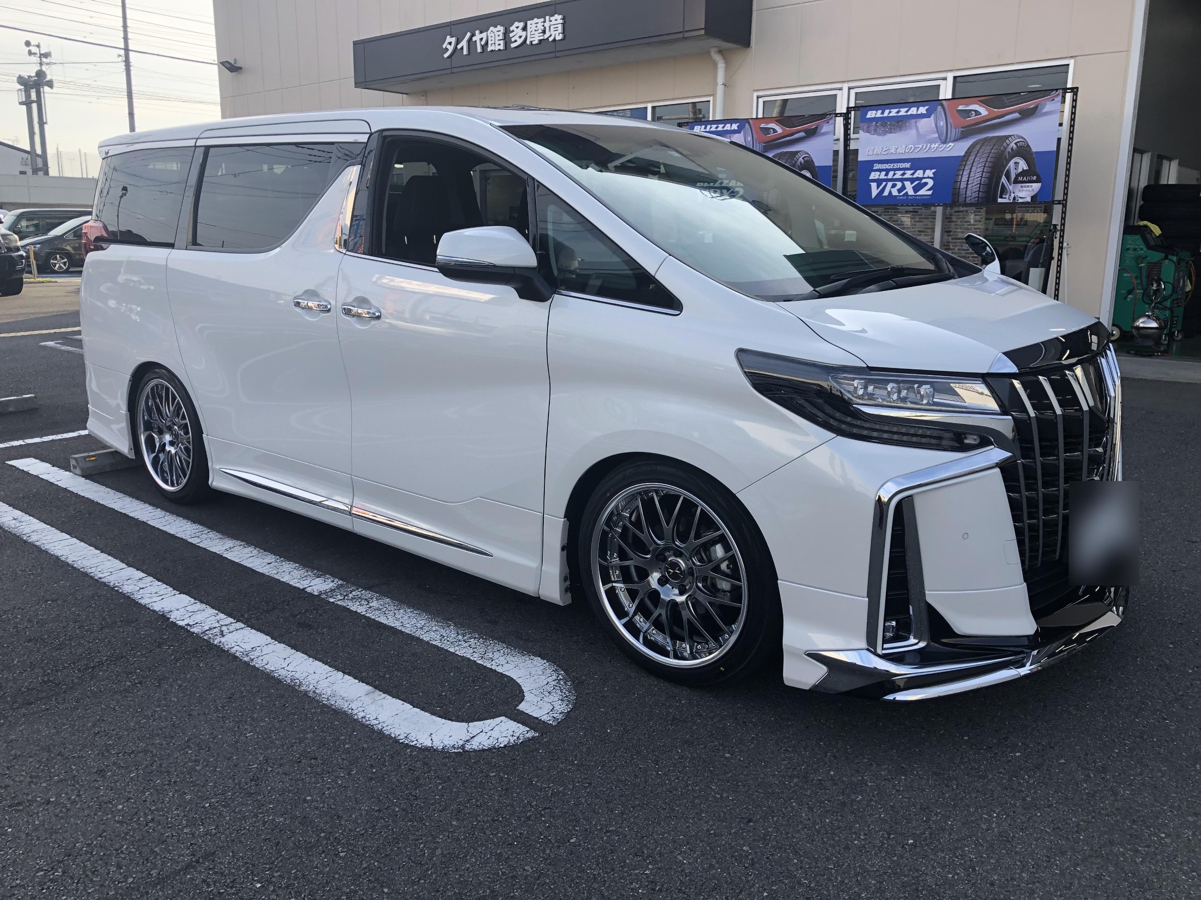 アルファード30系 車高調、タイヤ&ホイールお取付 | 店舗お アルファード30系 車高調、タイヤ&ホイールお取付 | 店舗お