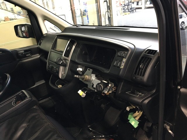セレナ ホーン修理 | 日産 セレナ その他 パーツ取付 > 各種用品取付
