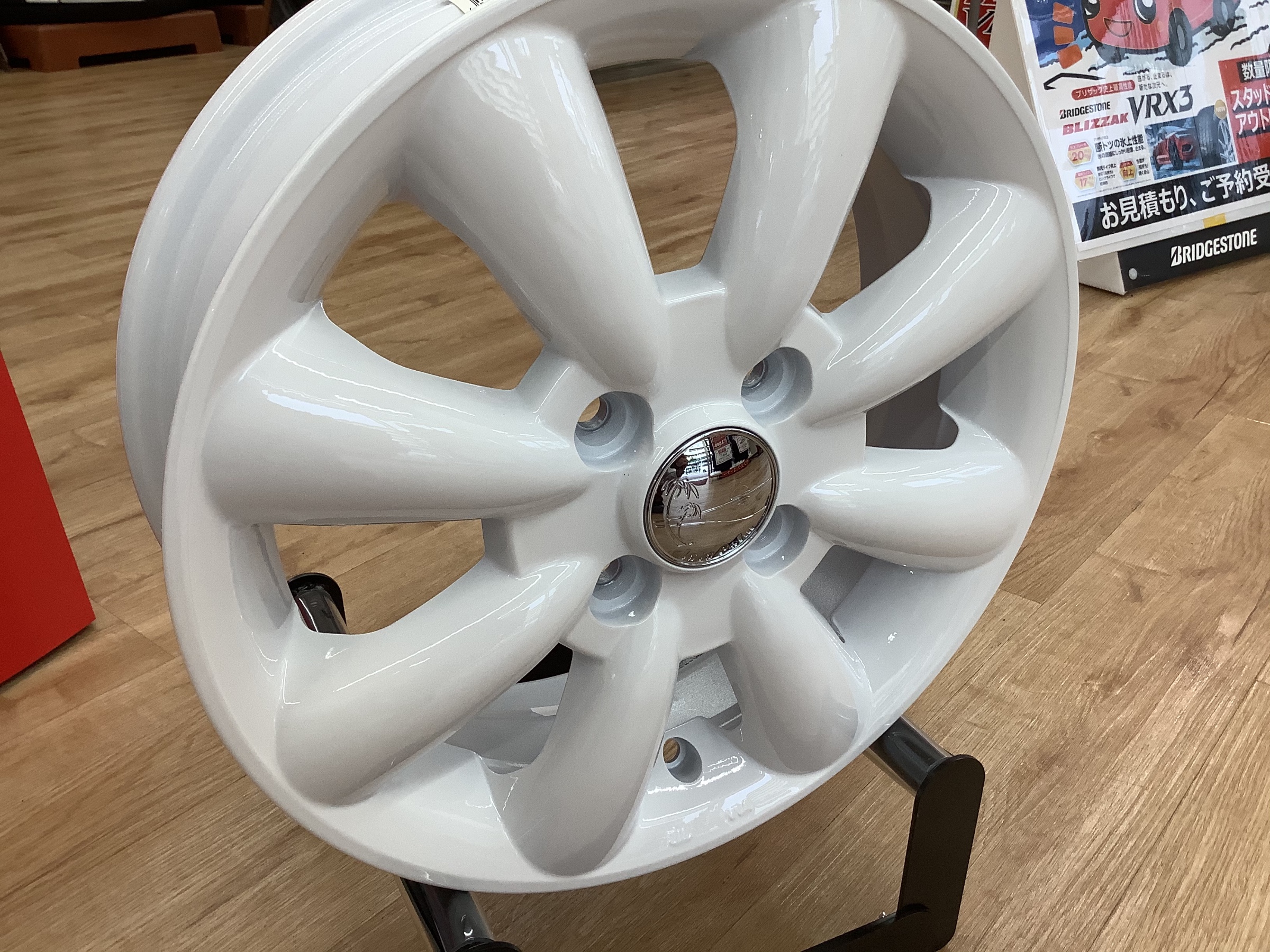 アルミホイール「ララパーム KC-8」のご紹介！！ | 店舗おススメ情報