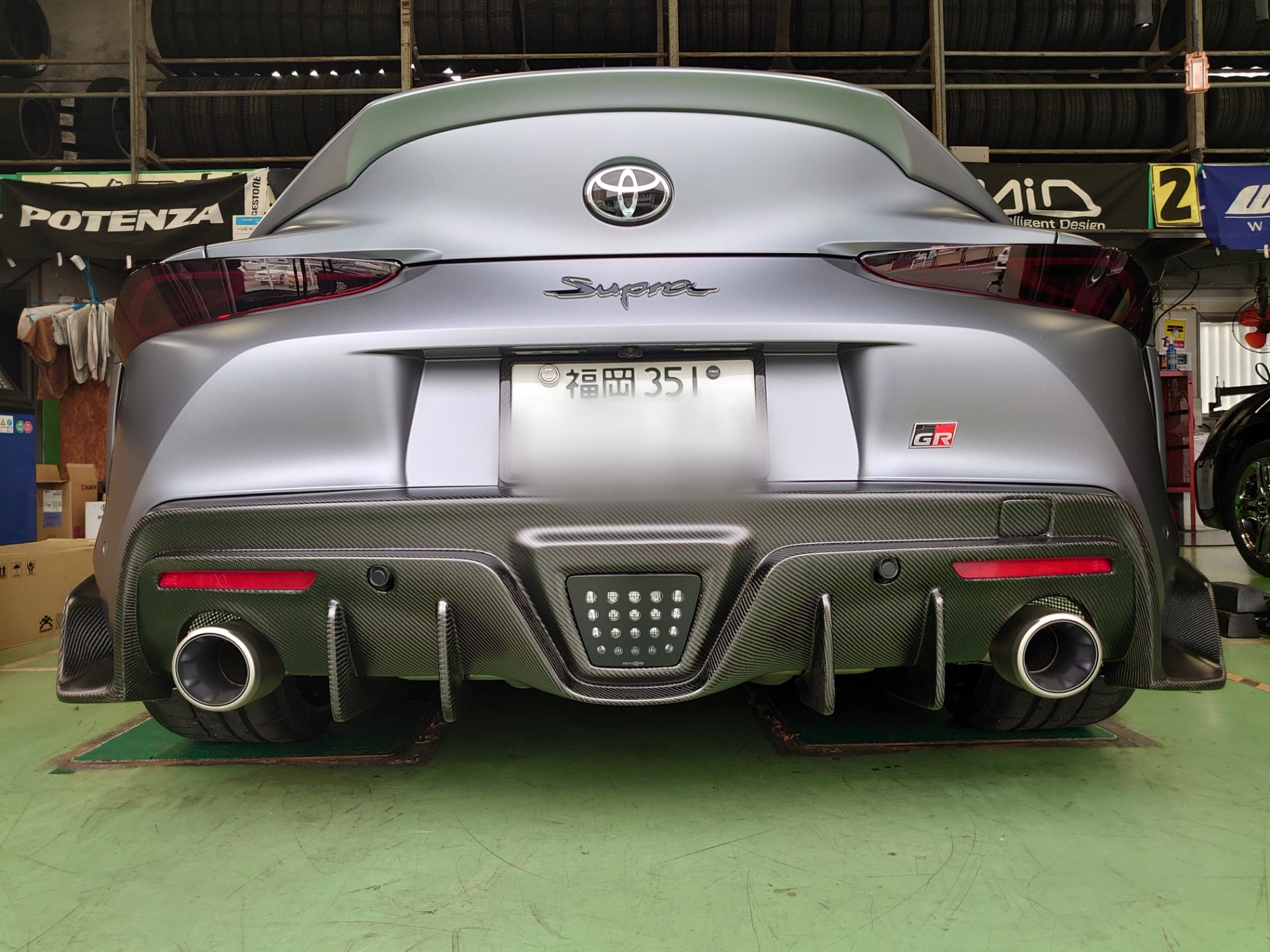 A90 GR Supra (スープラ) SEIBON社製カーボン ディフューザー MB
