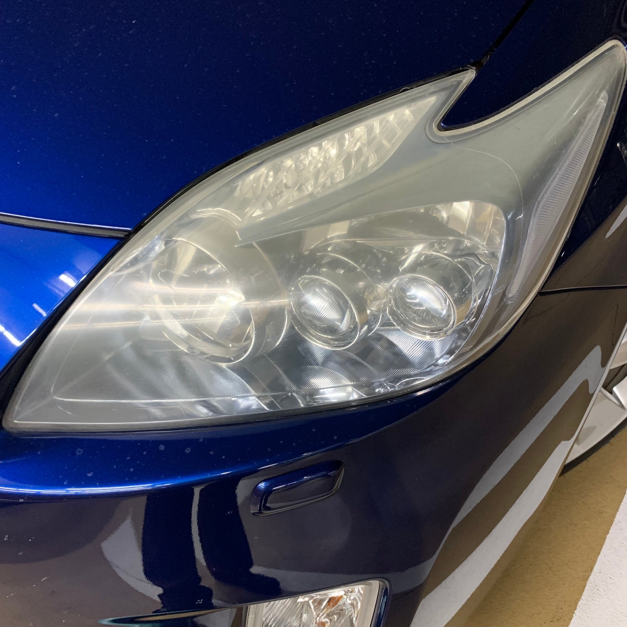 ヘッドライト 黄ばみ落としトヨタ プリウス (ZVW30) | トヨタ プリウス