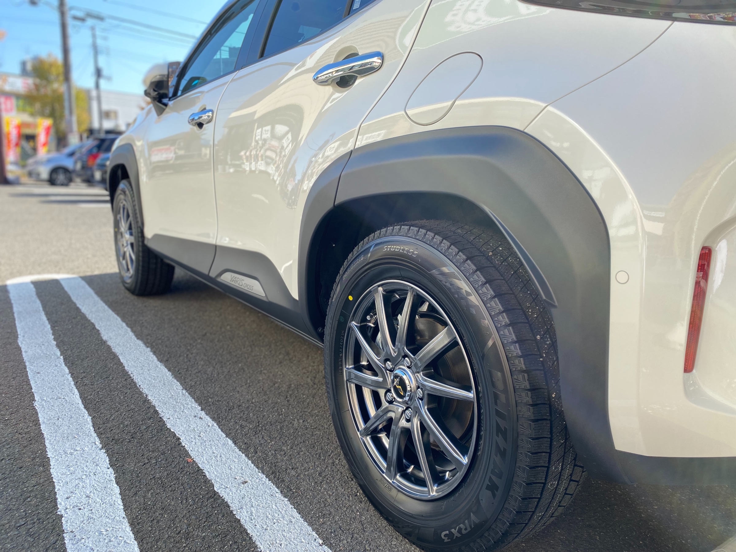 トヨタ ヤリスクロス スタッドレスタイヤ+アルミホイールセット 取付