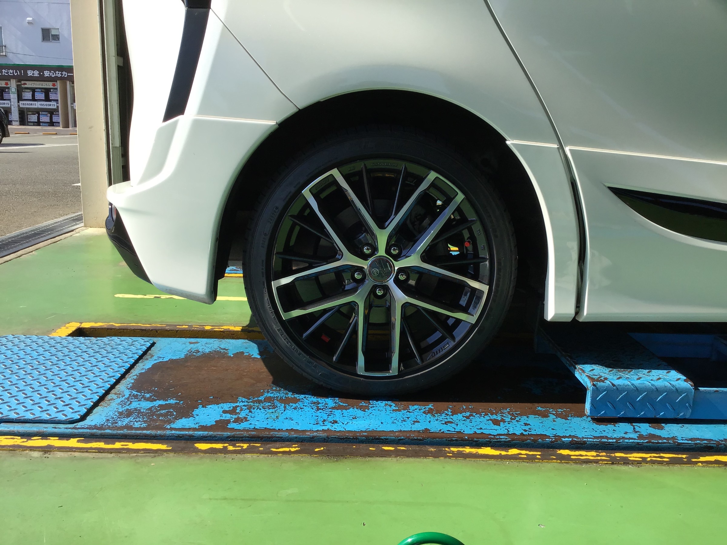 シエンタ 車高調取付！！ | 店舗おススメ情報 | タイヤ館 横須賀