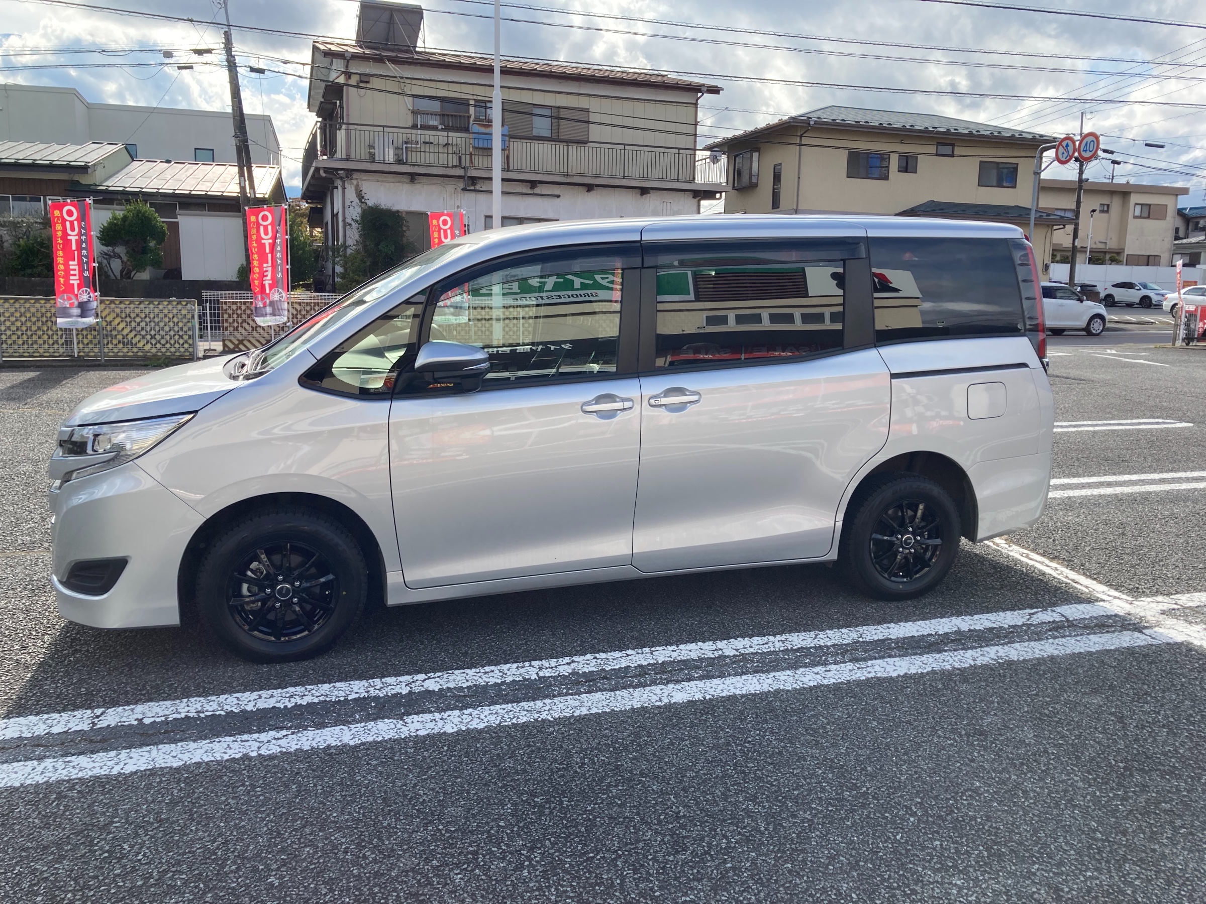 トヨタ ノア 80系 スタッドレスタイヤ装着 | 店舗おススメ情報
