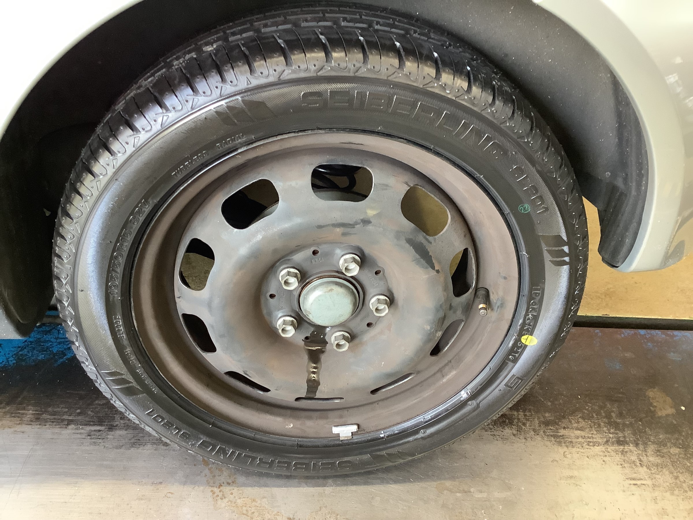 メルセデスベンツ Aクラス W168 タイヤ交換！ | 店舗おススメ