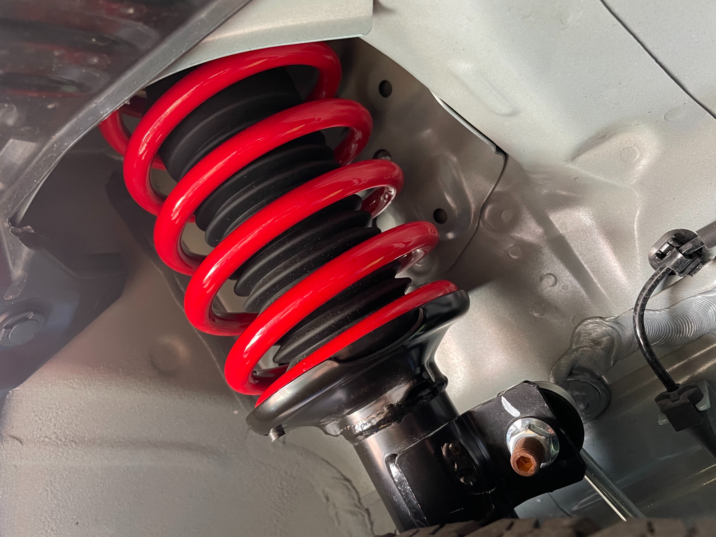 SUZUKIスペーシアmk53s HITACHI サスペンションキット(一式) SUZUKIスペーシアmk53s HITACHI サスペンションキット(一式)