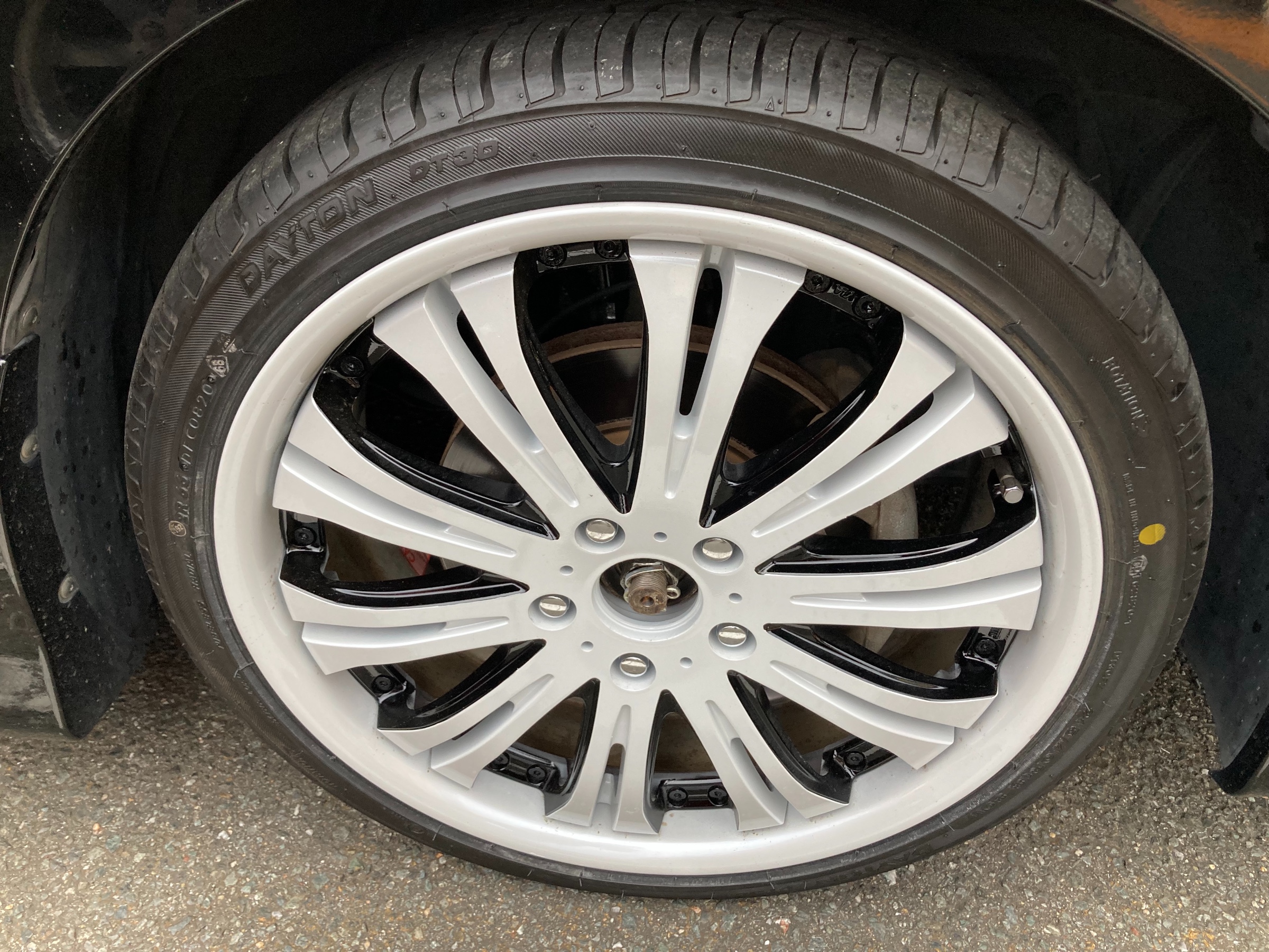 ニッサン セレナ タイヤ 交換！※215/40R18※ | 日産 セレナ タイヤ