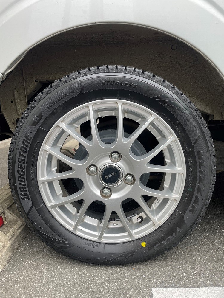 スタッドレスタイヤ交換】日産/NV100クリッパーリオ DR17W | 日産