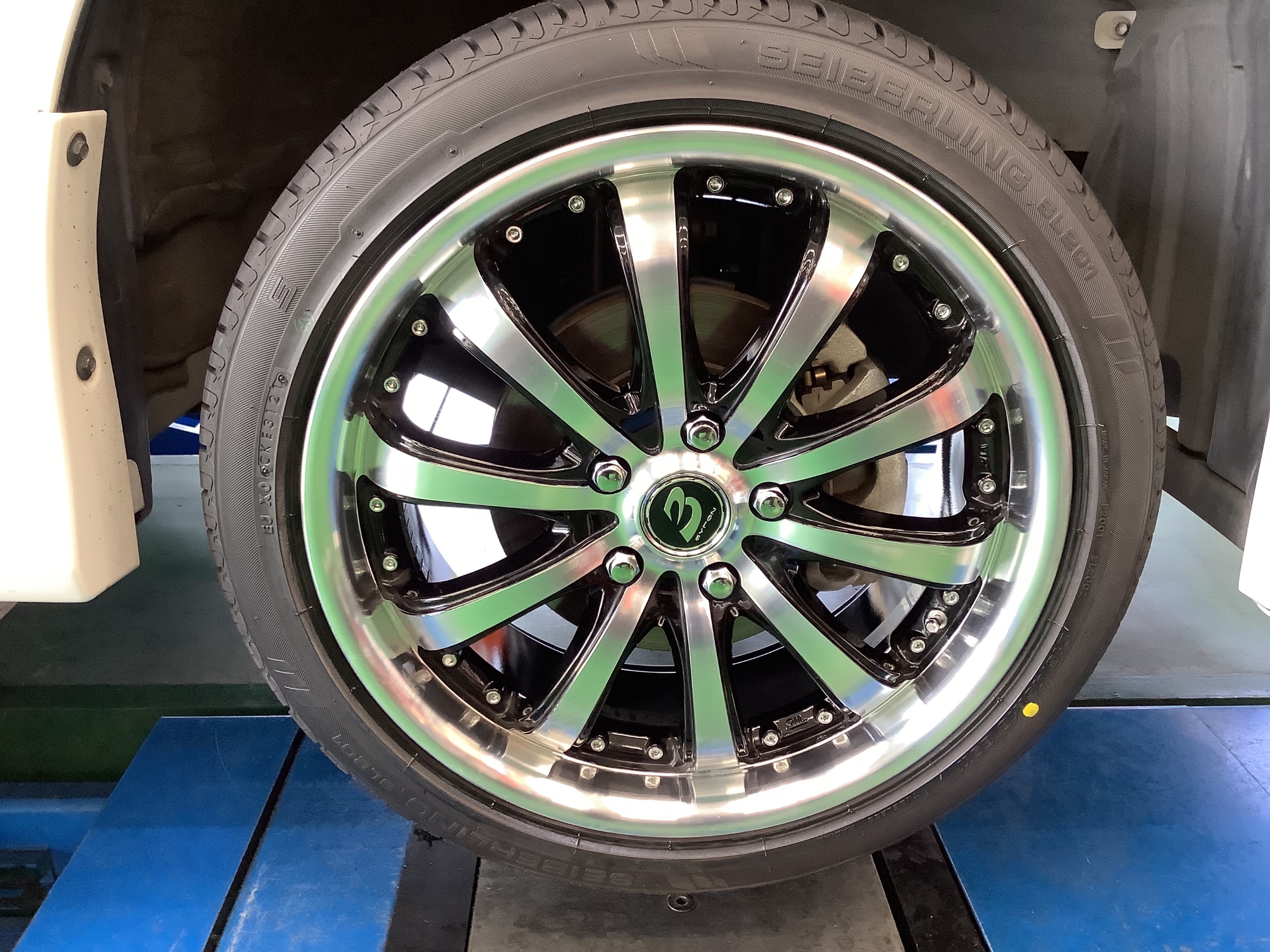 セイバーリング 215/45R18．2019-2021年製． 新品特売 www.esn-spain.org