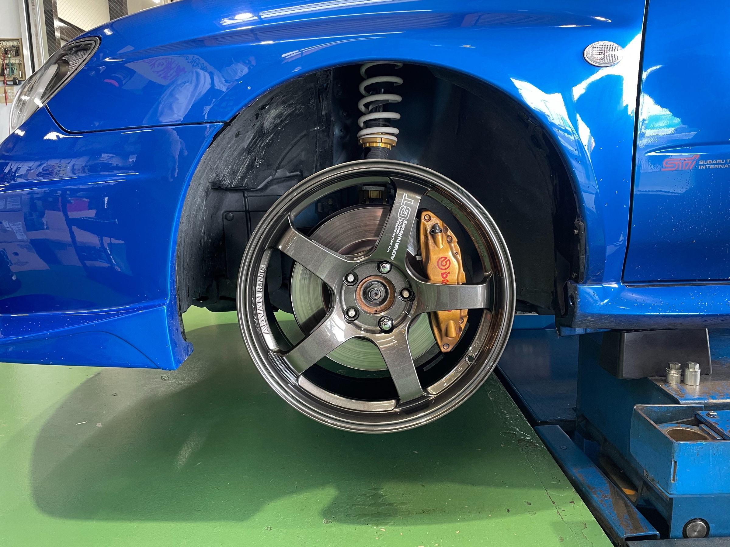 インプレッサ(GDB)ホイール交換 18インチ アドバンレーシング
