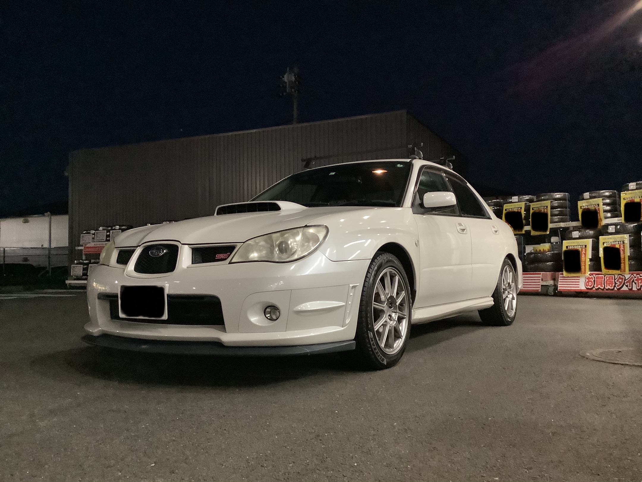 スバル・インプレッサセダンWRX STI〜タイヤ交換 ブリザックVRX3