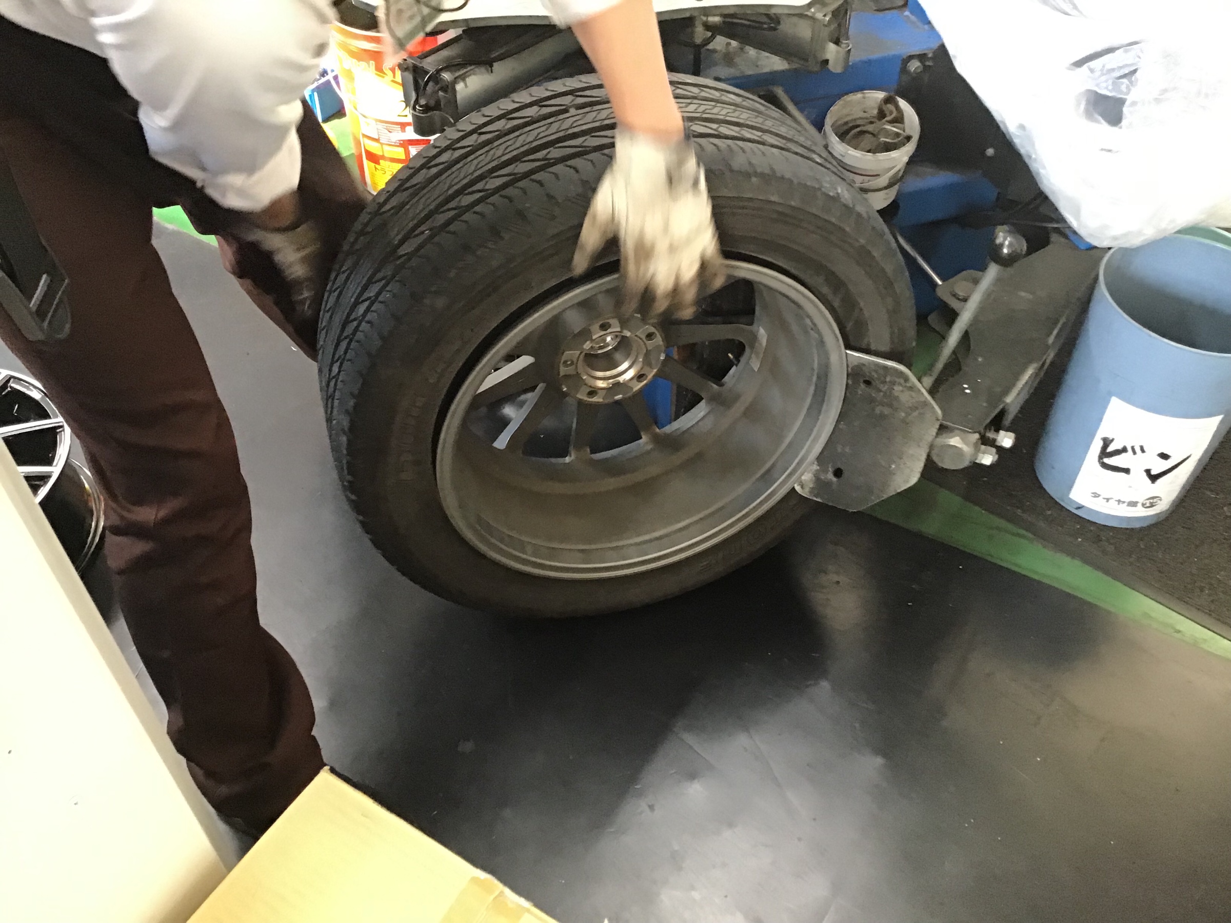 TOYOTA ハリアー 235/55R18 H/L850 タイヤ交換 | サービス事例 | タイヤ館 東大宮バイパス | タイヤからはじまる、トータルカーメンテナンス  タイヤ館グループ