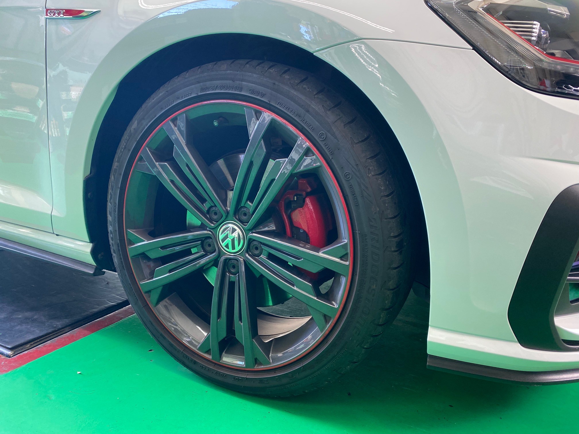 VW ゴルフⅦ GTI （AUCHH） RSR BSET☆i 車高調＆DCCキャンセラー 取付 | フォルクスワーゲン ゴルフ7 GTI その他  パーツ取付 > 各メーカー 車高調 ダウンスプリング ショックアブソーバー交換 スポーツブレーキパッド ローター 純正部品各種取付 | サービス事例  | タイヤ ...