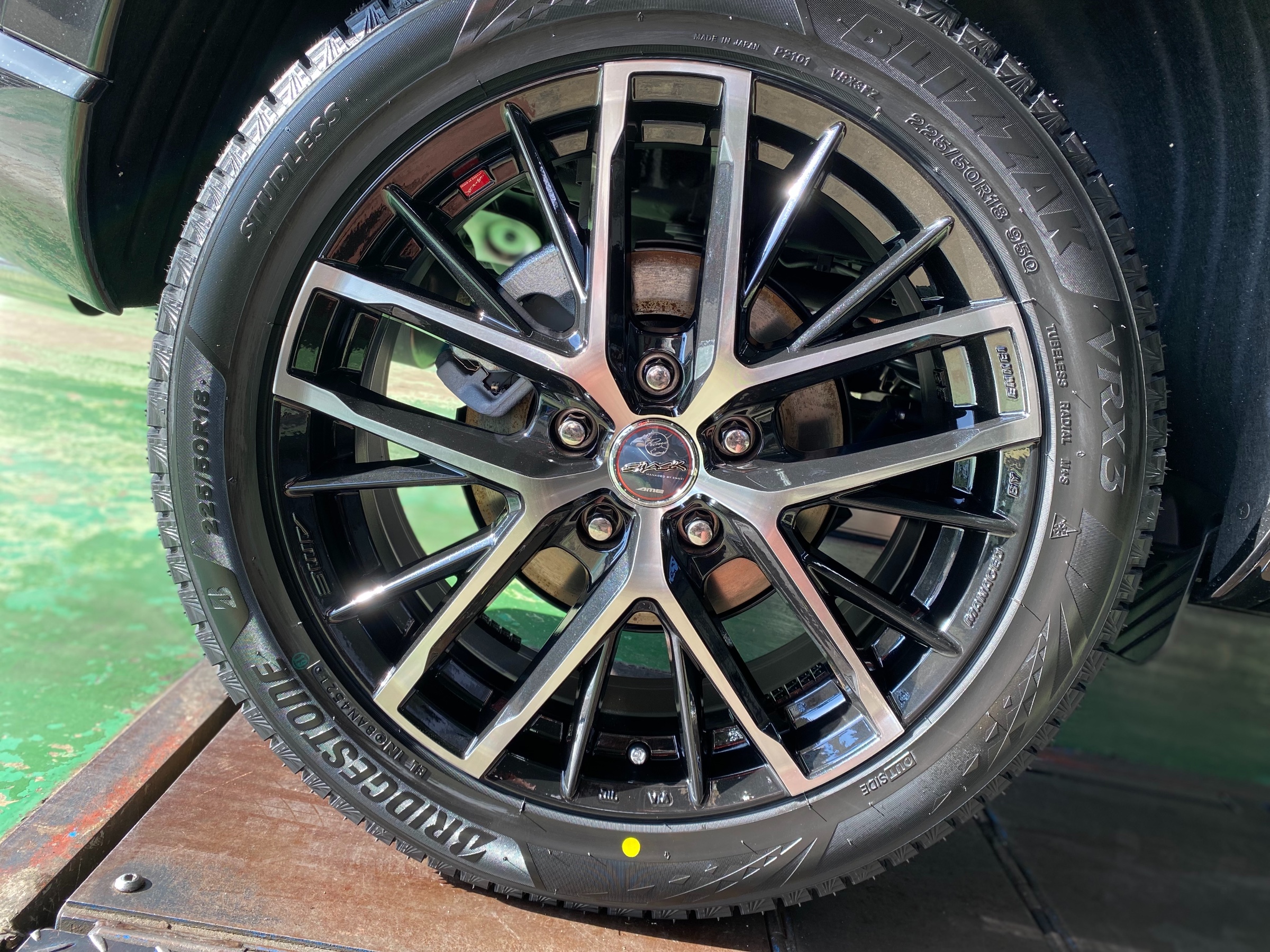 ホンダ ヴェゼル 18インチ スタッドレスタイヤ アルミホイールセット