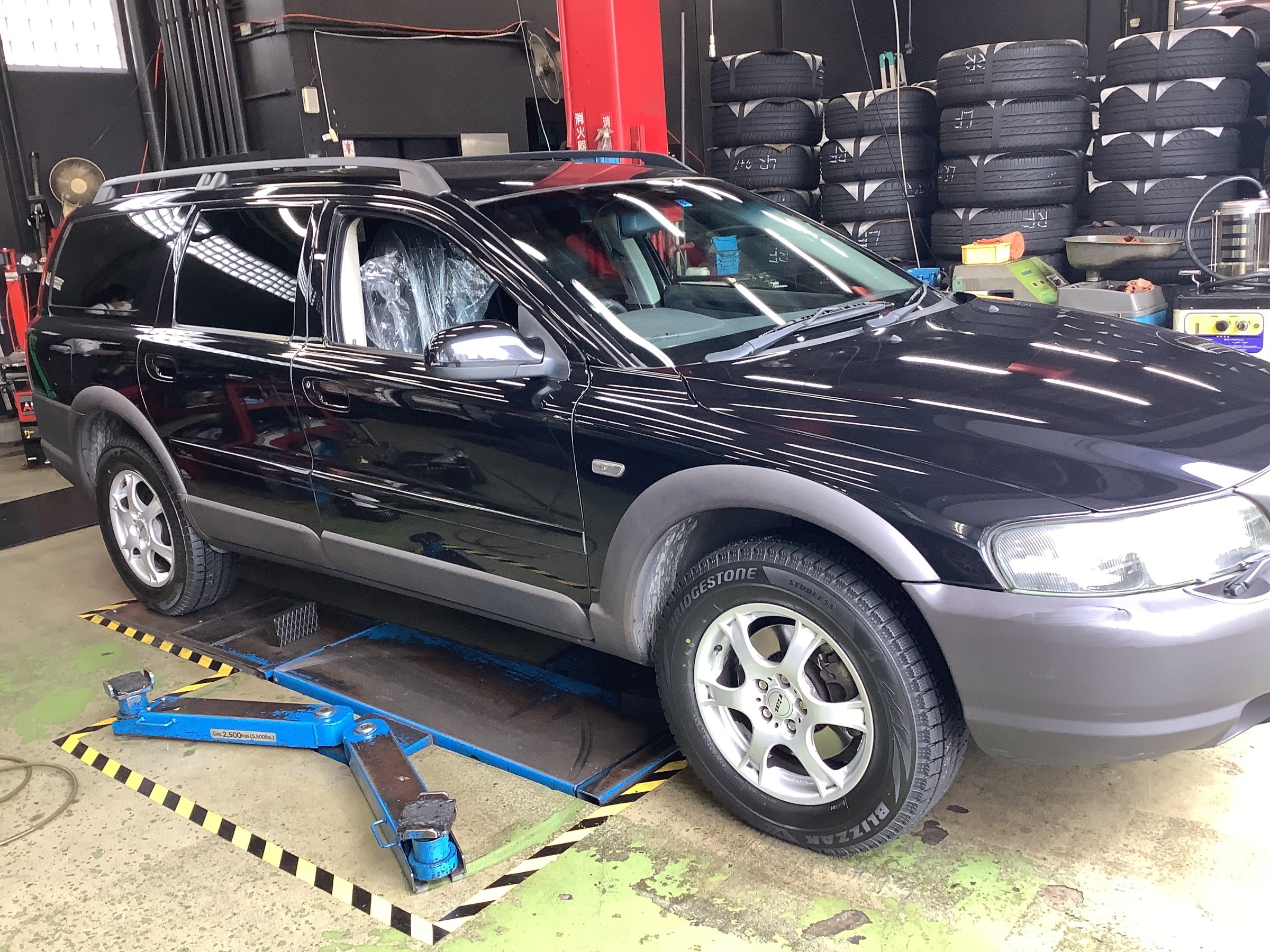 VOLVO XC70 新規スタッドレスタイヤ取付！！ | 店舗おススメ情報