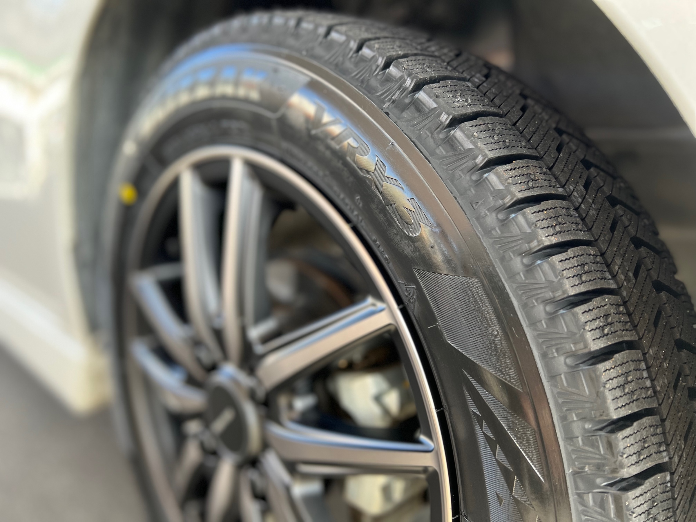 スタッドレス・ホイールセット続々と装着しております!! | 店舗お