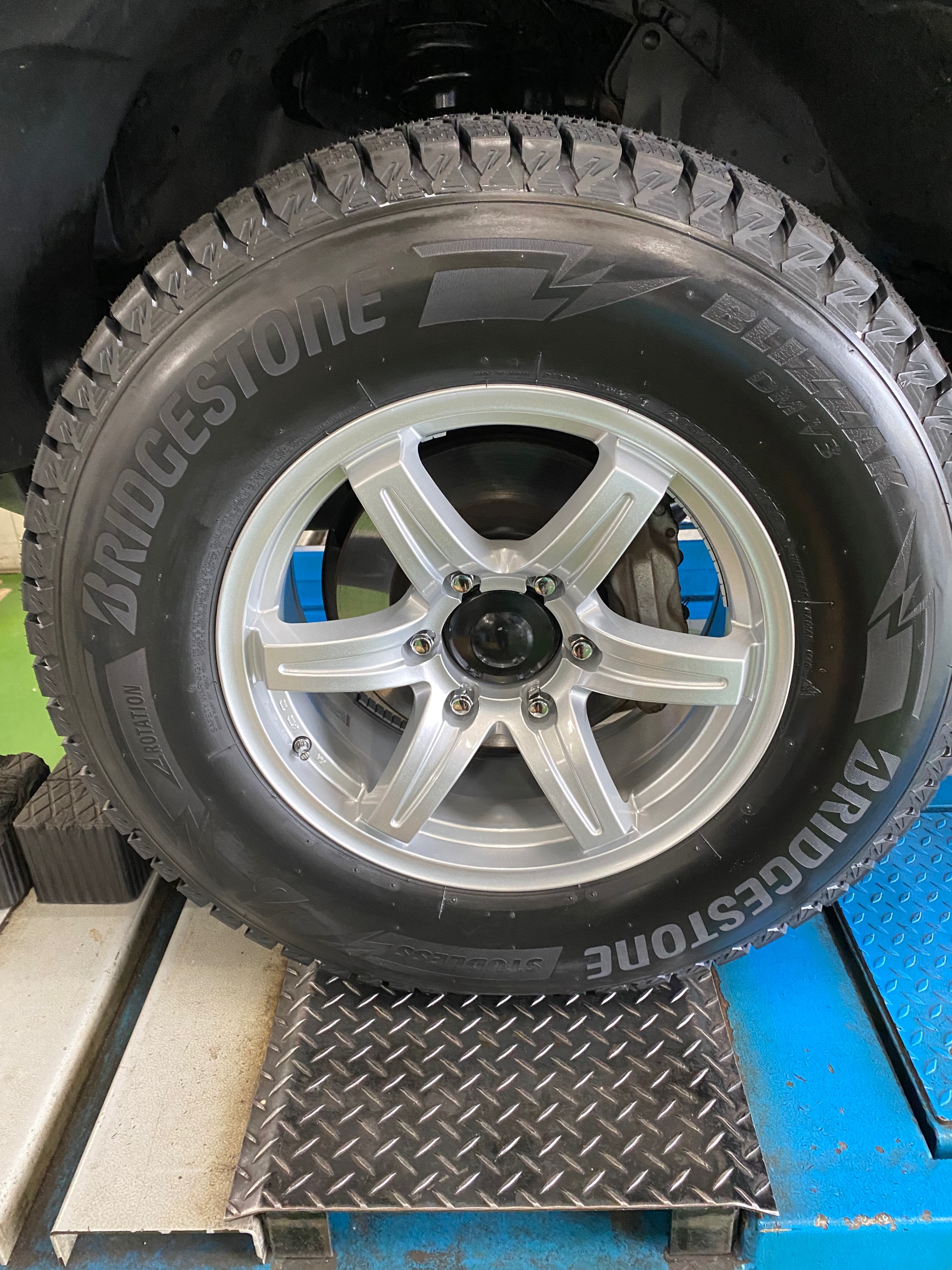 FJクルーザーに！！ トヨタ FJクルーザー タイヤ その他 > スタッドレス・メンテナンス サービス事例 タイヤ館 岡山東