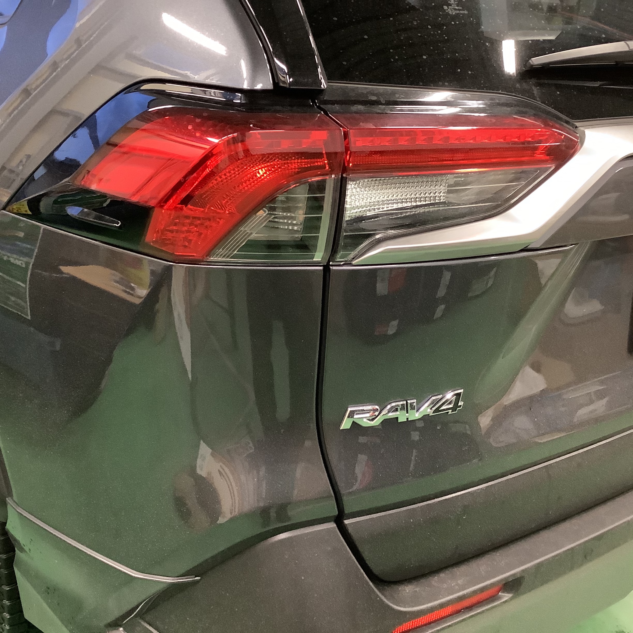 トヨタ RAV4 エンジンスターター取り付け！ | トヨタ RAV4 | サービス