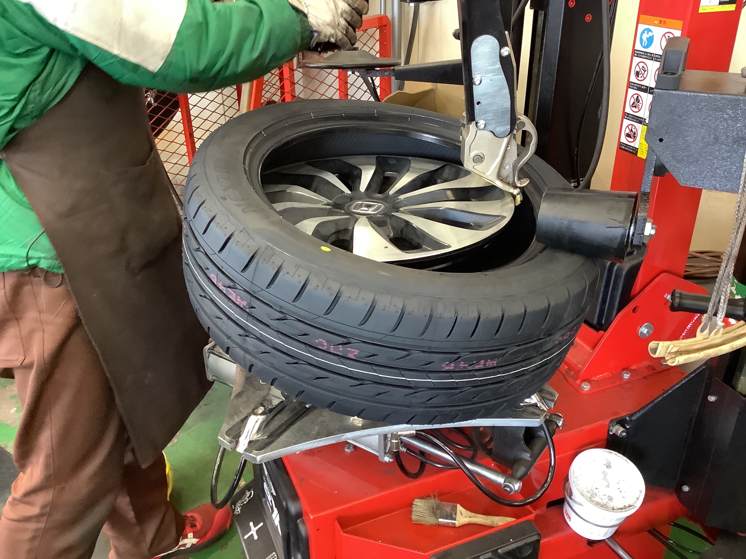 HONDA アコードハイブリッド 225/50R17 タイヤ交換 ホンダ アコードハイブリッド タイヤ サービス事例 タイヤ館 東