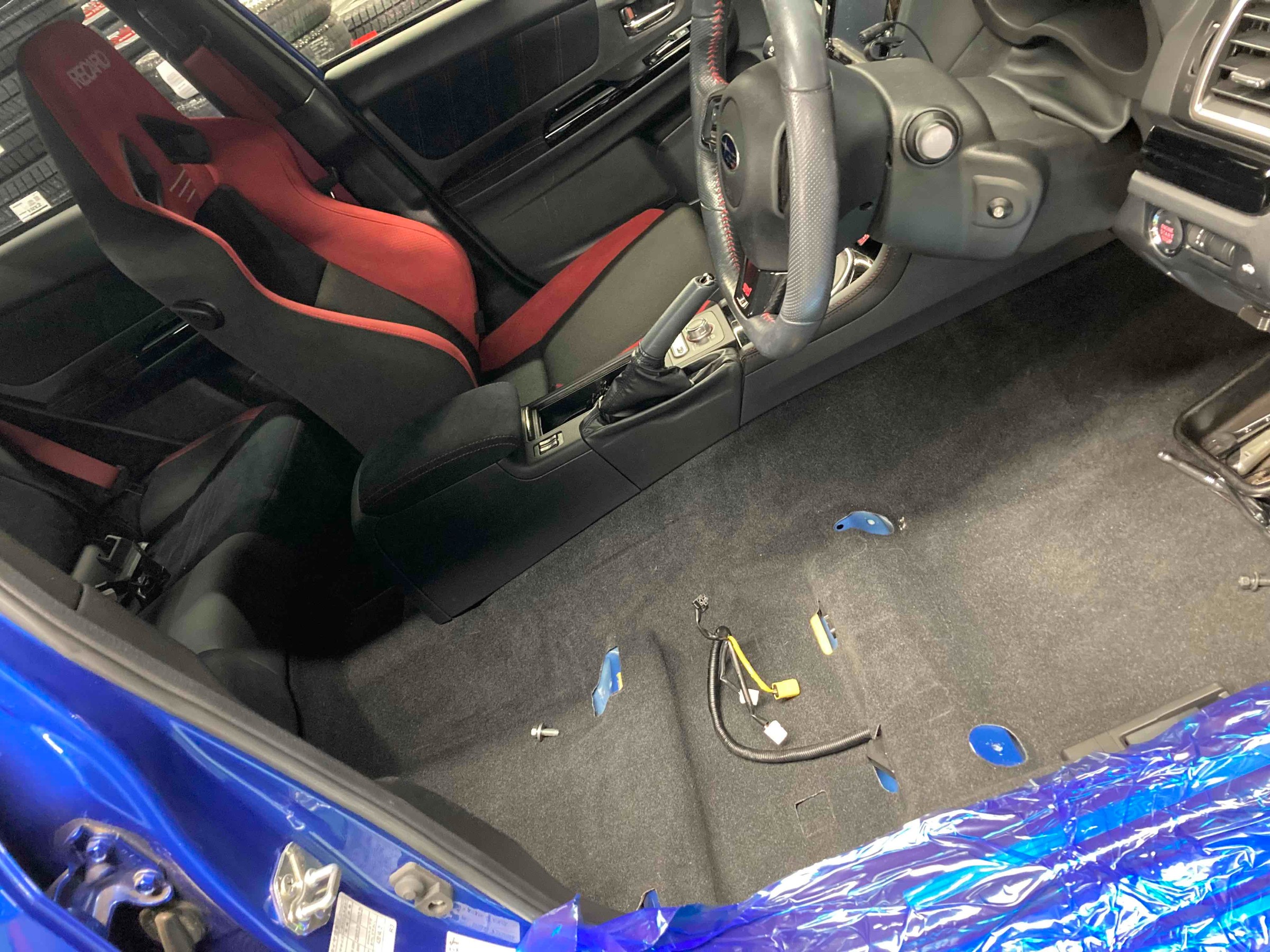スバル・WRX・VAB】オーナー様大満足！前席シートを新しいレカロシート