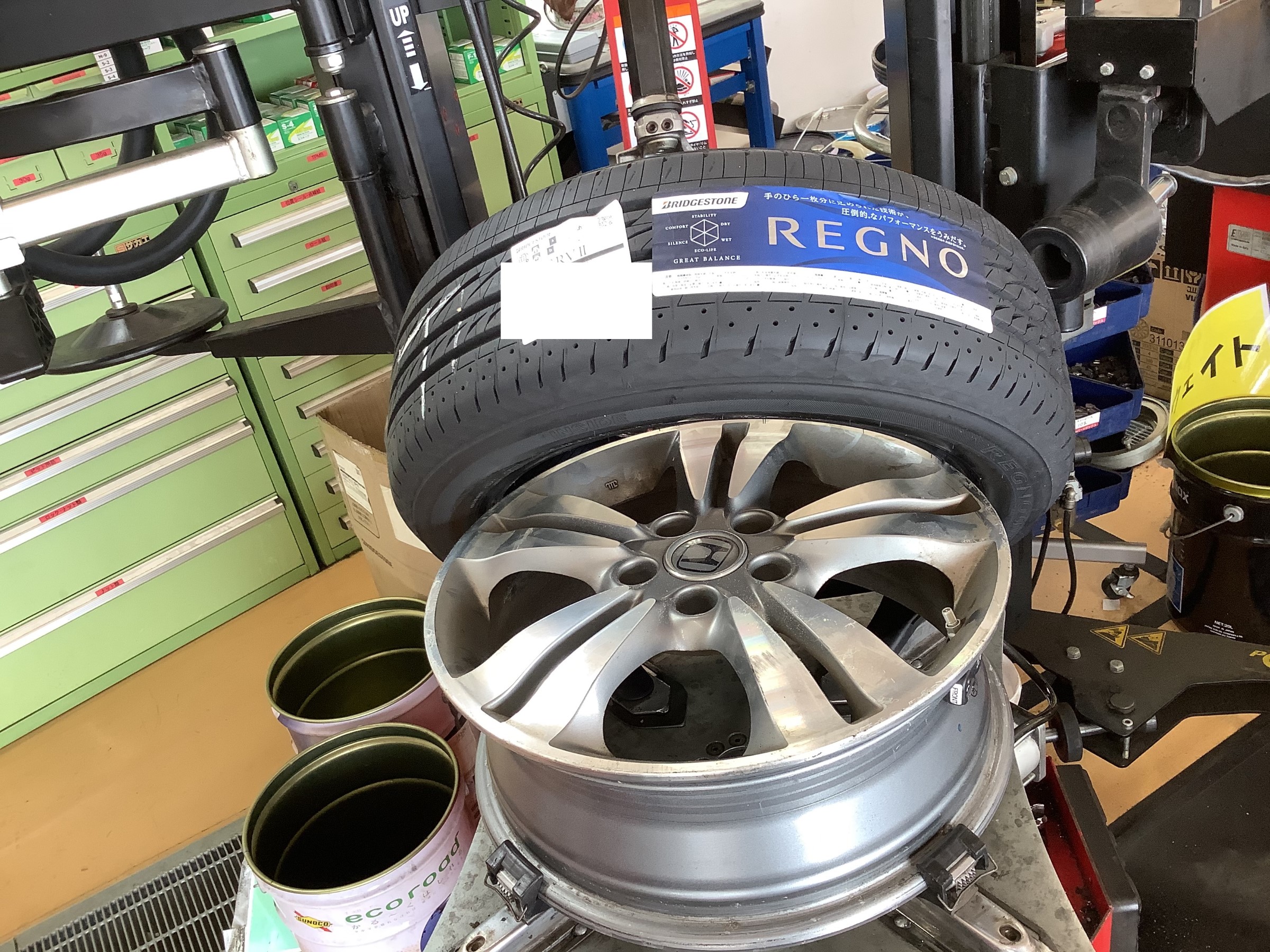 ホンダ ストリーム』+タイヤ交換+TPMS装着 | ホンダ ストリーム タイヤ